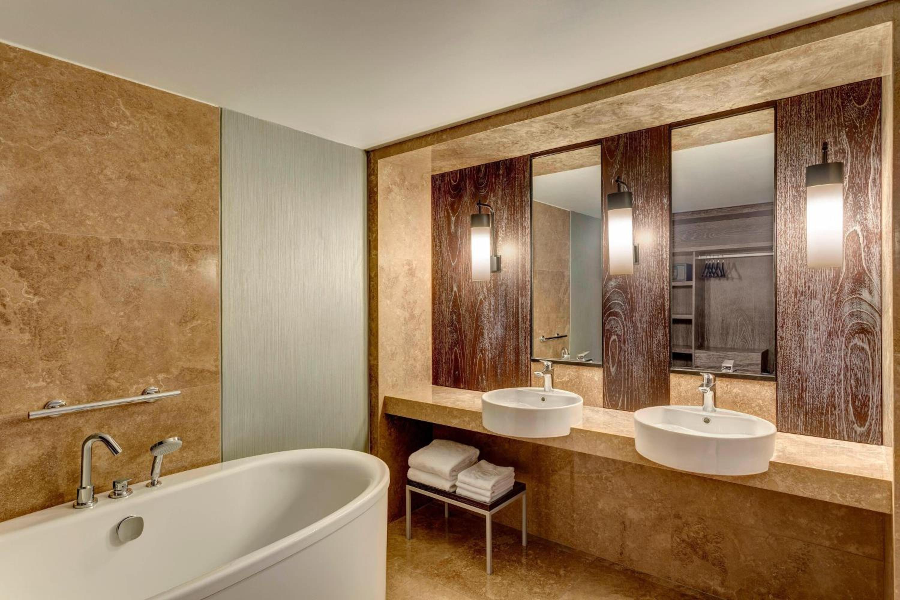 Suite Le Meridien, Executive Suite, 1 King - Photo 6