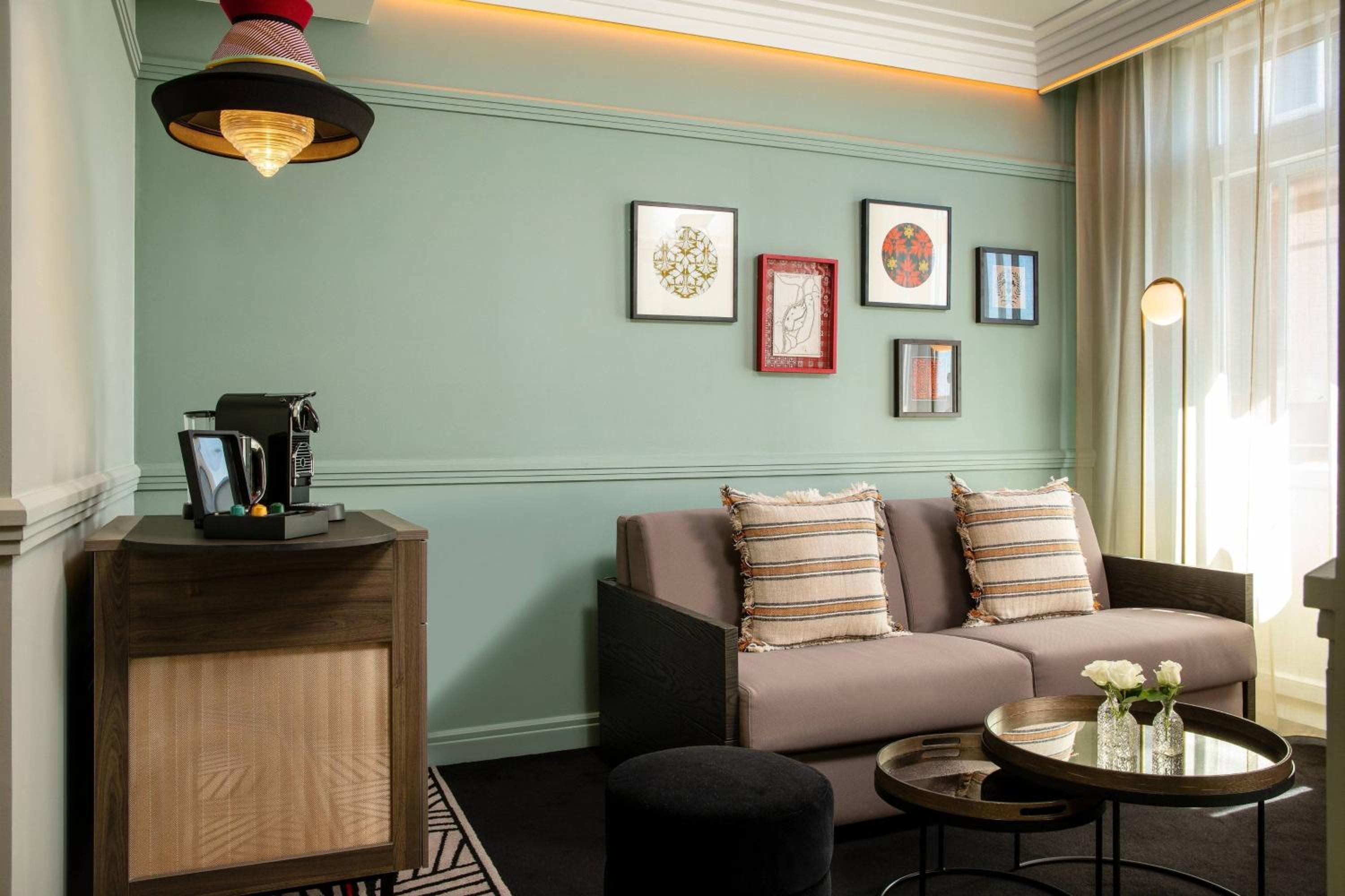 Double Suite with Sofa Bed thumbnail 5