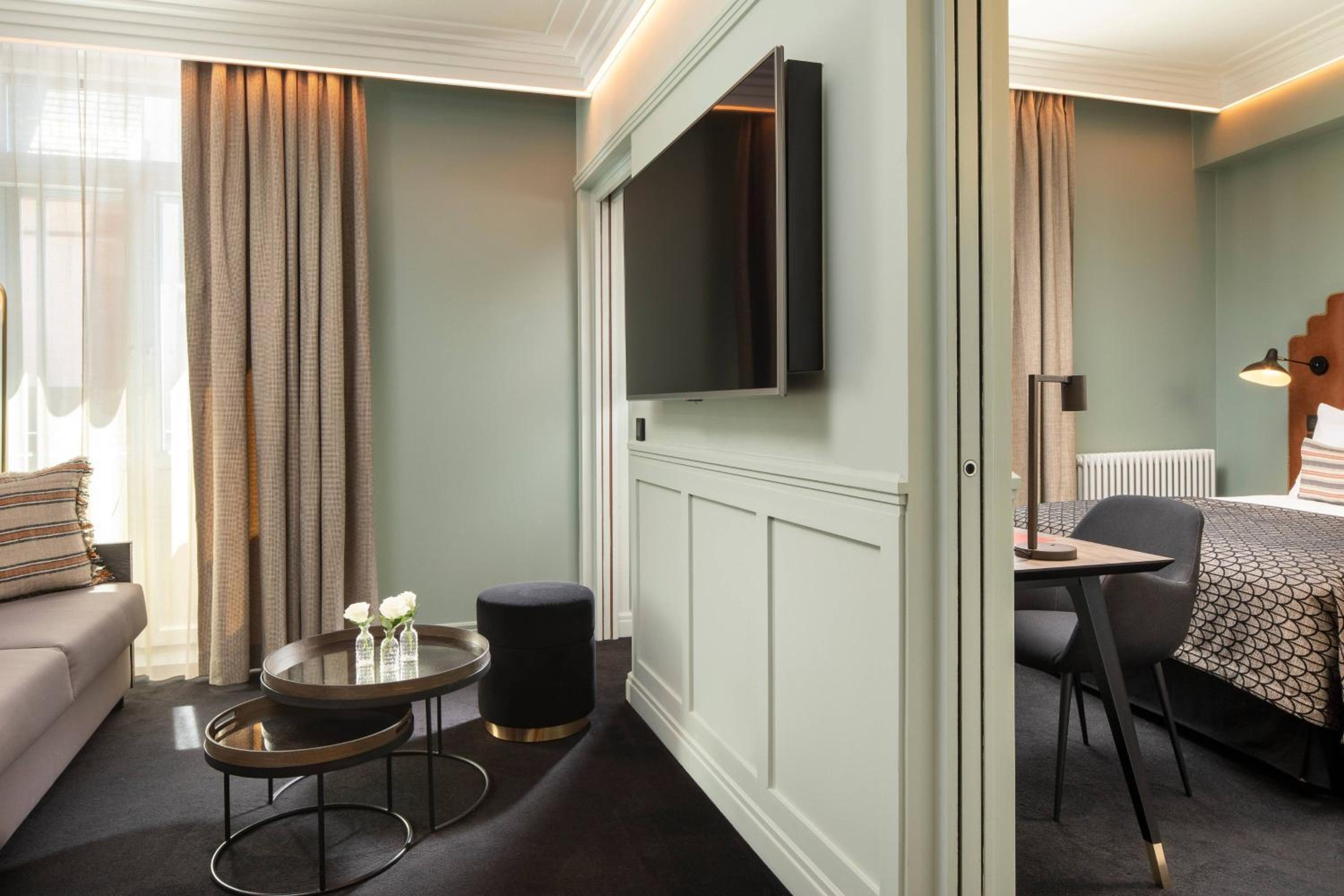 Double Suite with Sofa Bed