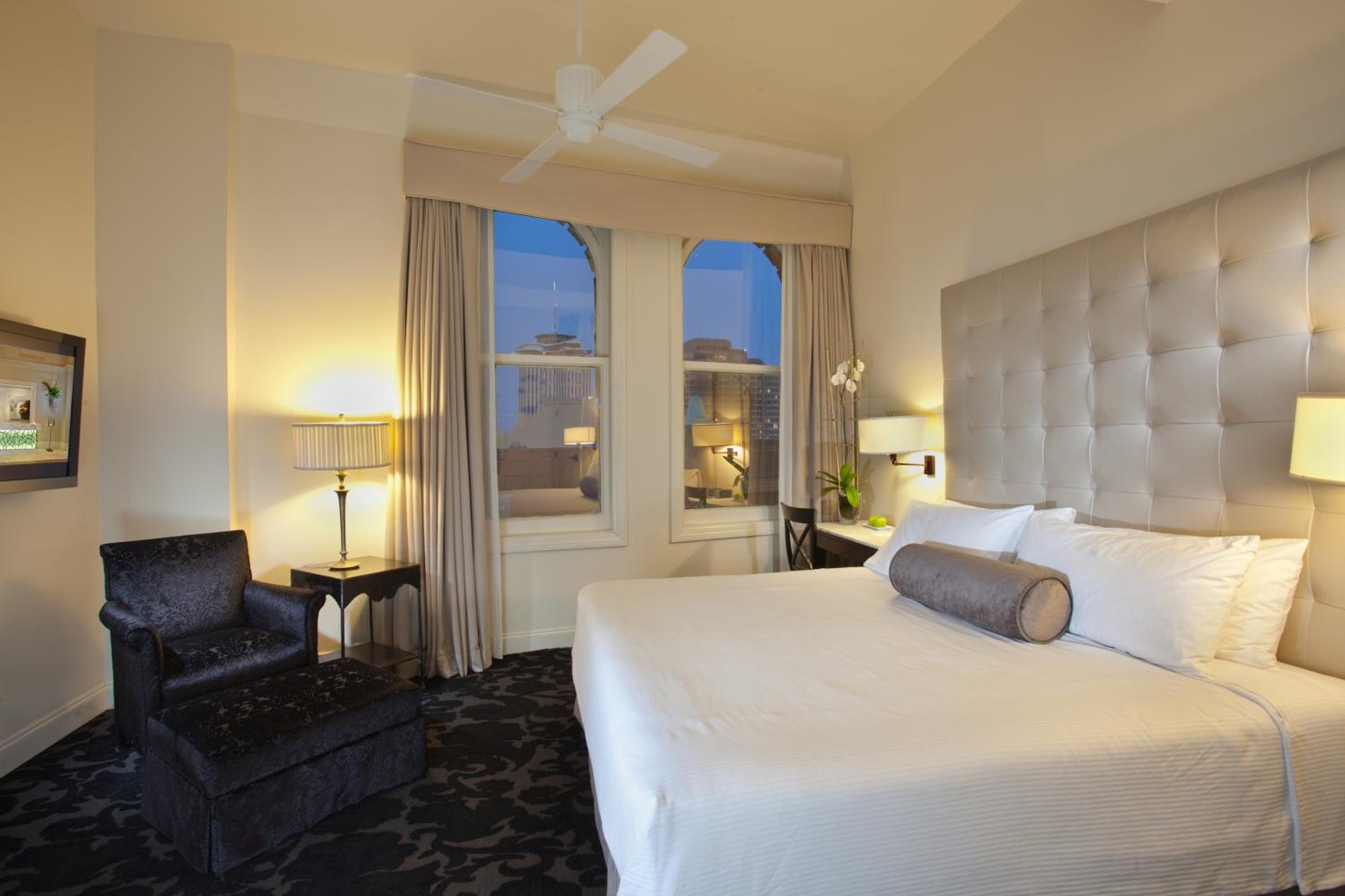 Deluxe King Room - Photo 5