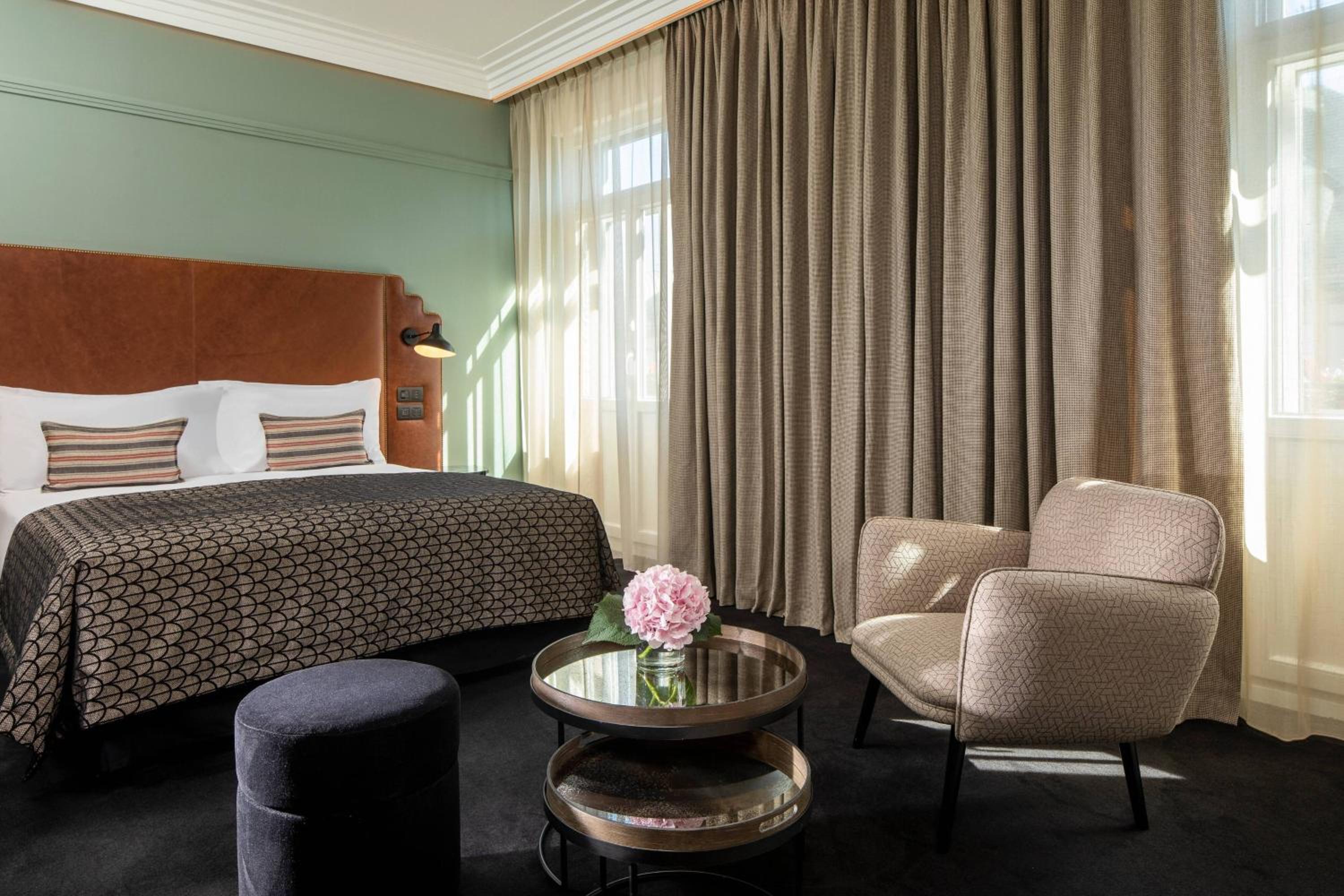 Privilege Queen Room - Photo 11