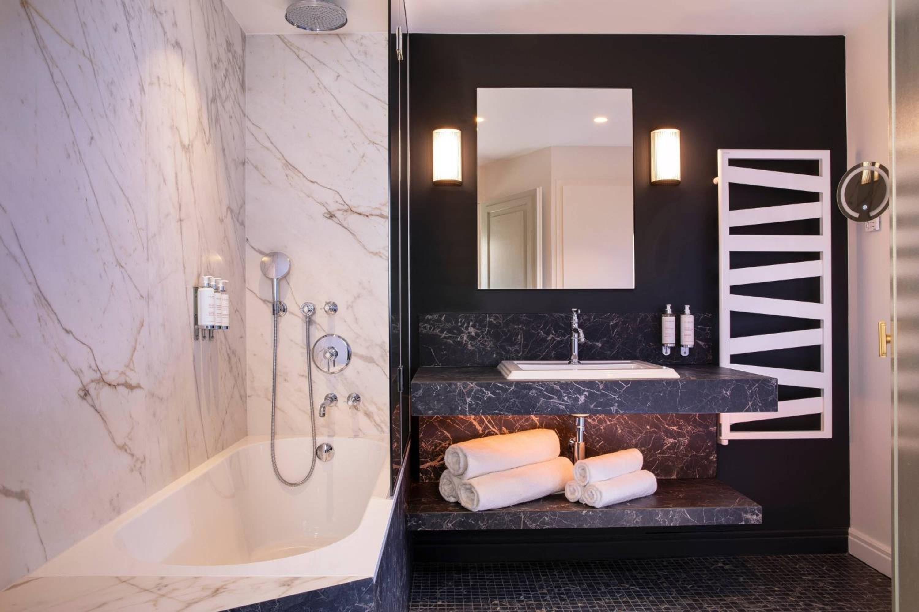 Superior Queen Room - Photo 7