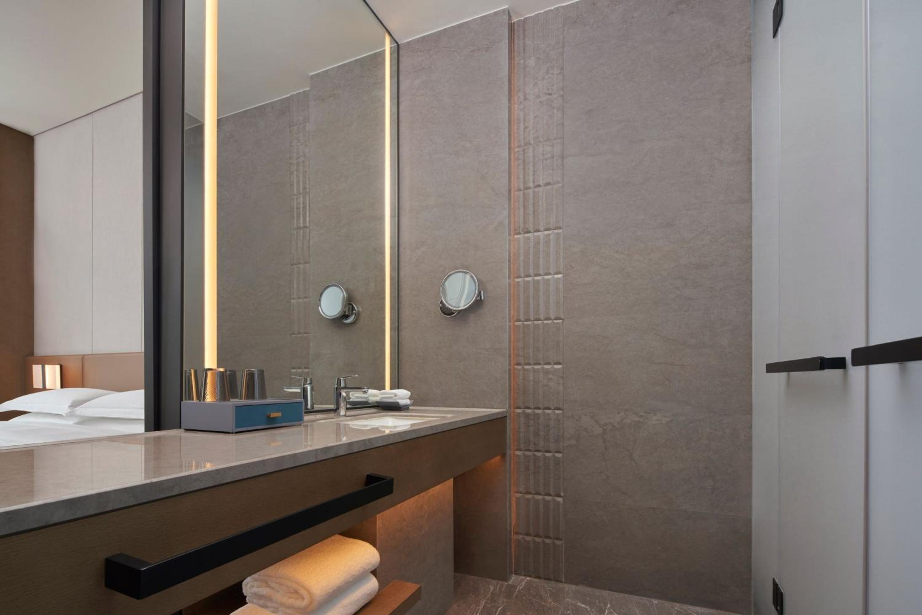 Premier Oceanview Double-Double Room - Photo 1