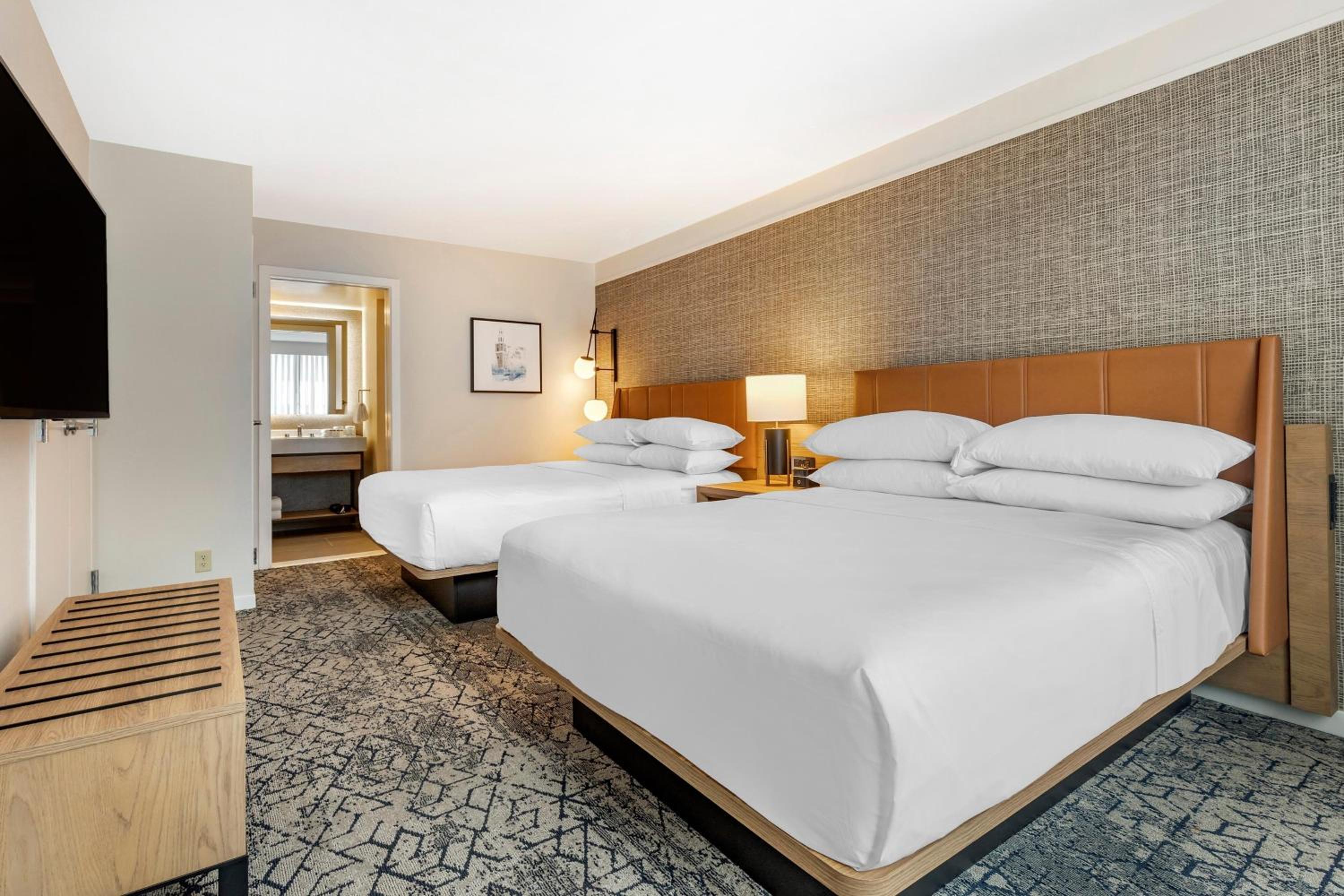 1 Bedroom Suite, 2 Double, Sofa bed - Photo 5