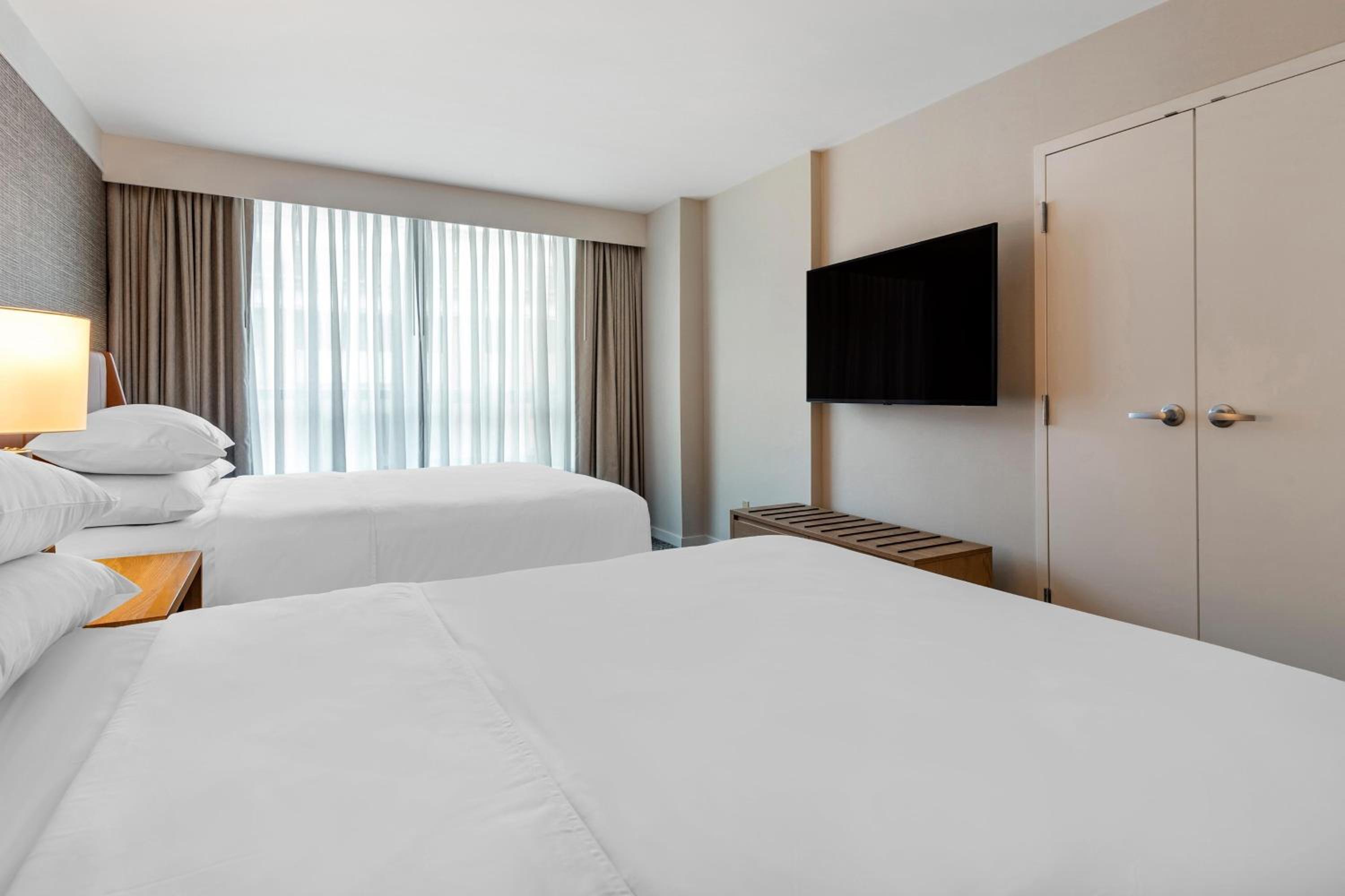 1 Bedroom Suite, 2 Double, Sofa bed - Photo 3