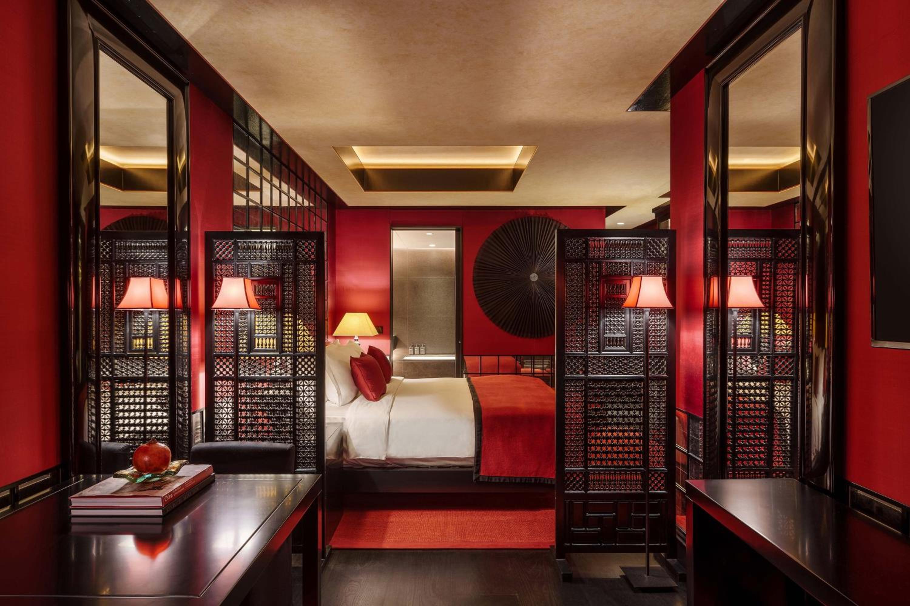 Opium Room, 1 King (Roundtrip Airport Transfers + Club Lounge Access with Complimentary Breakfast, Cocktails & Snacks) Opium Room, 1 King (Roundtrip Airport Transfers + Club Lounge Access with Complimentary Breakfast, Cocktails & Snacks)