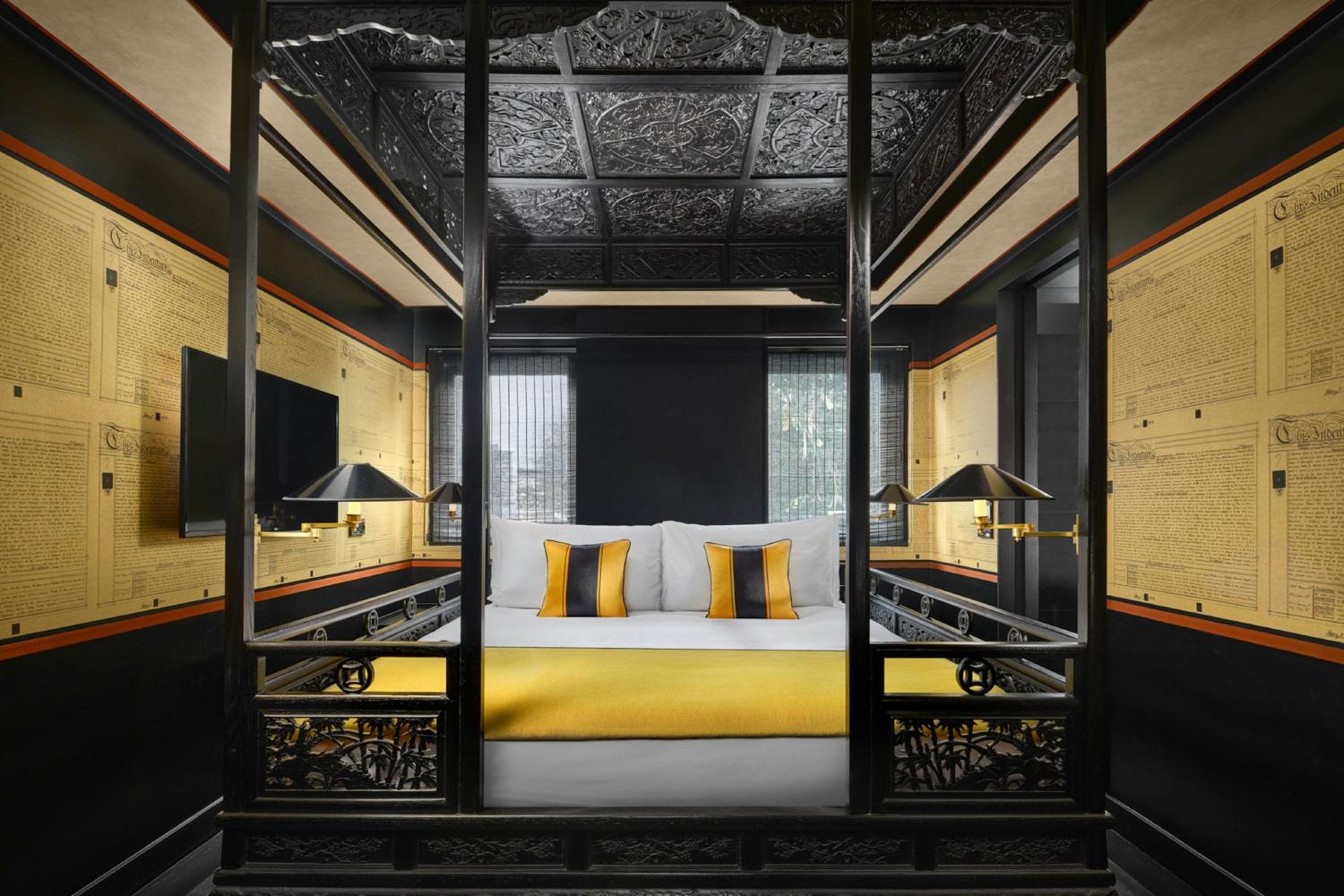 Opium Room, 1 King (Roundtrip Airport Transfers + Club Lounge Access with Complimentary Breakfast, Cocktails & Snacks)