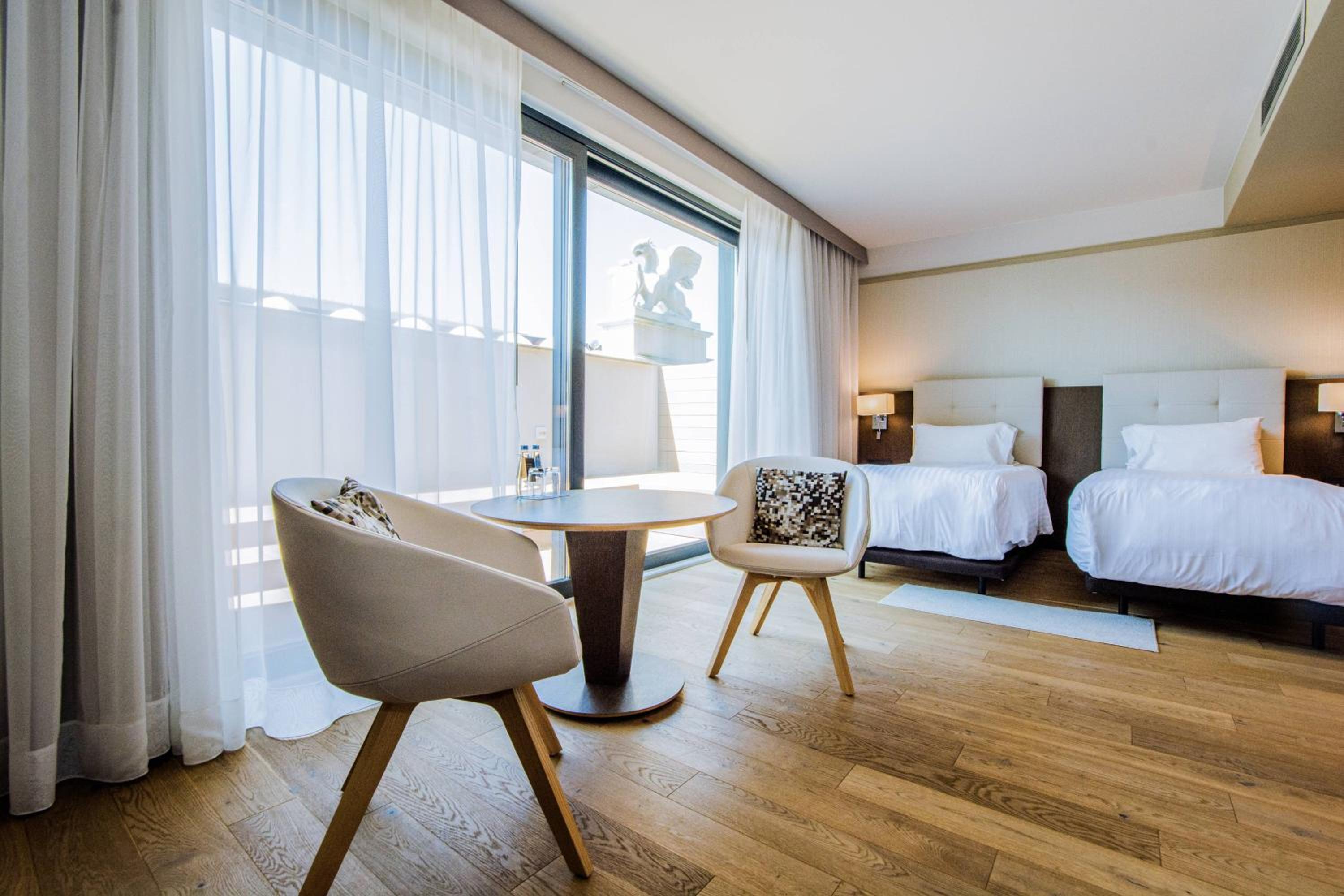 Standard Twin Room with Balcony
