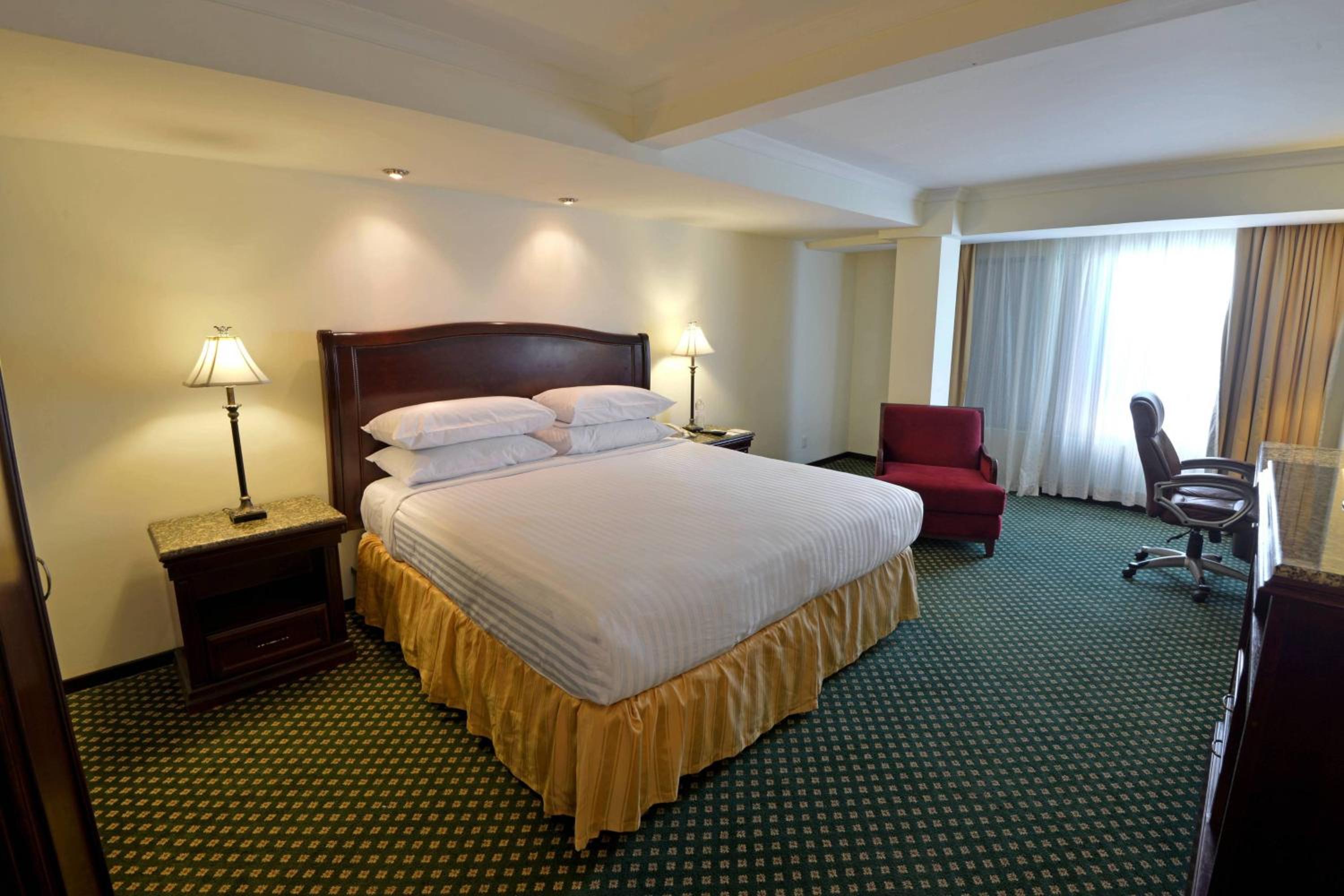 Standard, Guest room, 1 King or 2 Double, No view - Photo 2