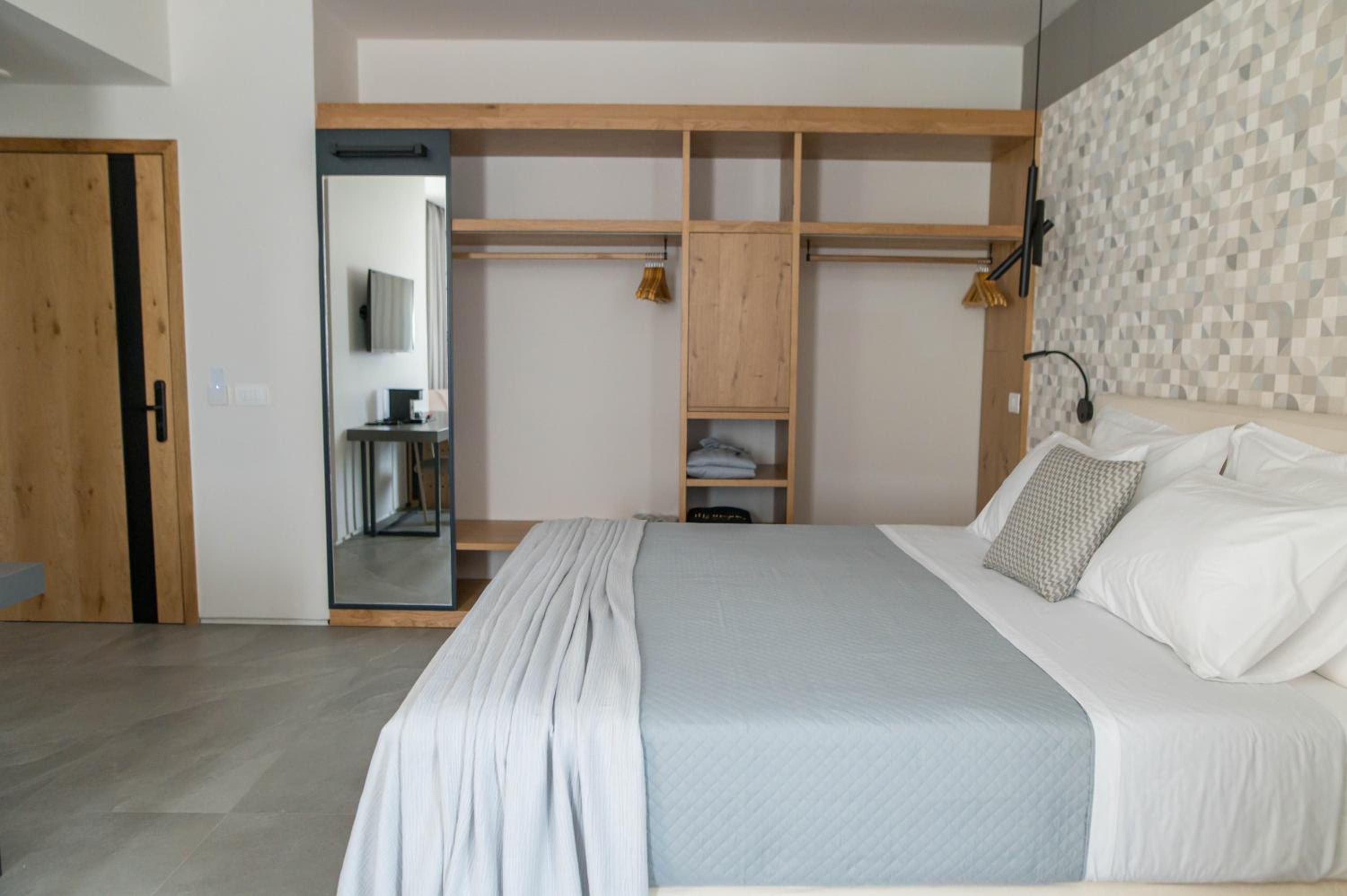 Superior Suite - Photo 3