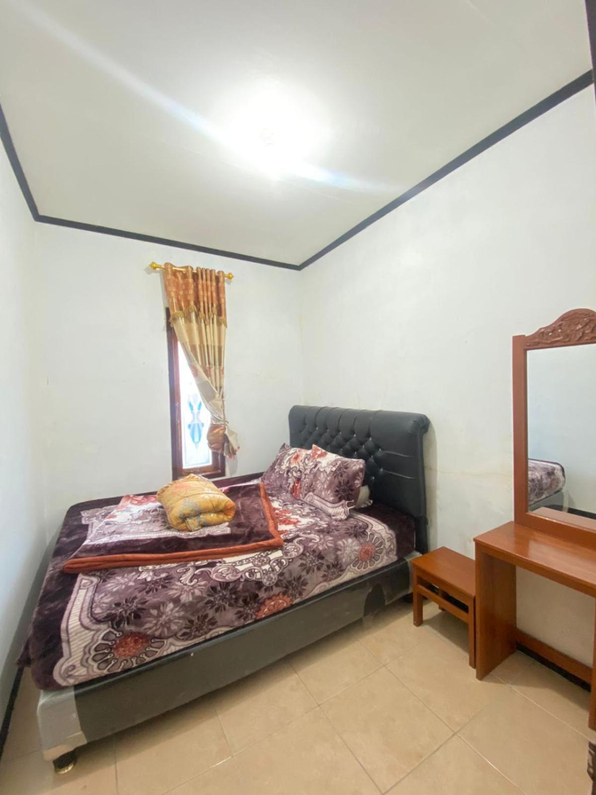 One-Bedroom House photo 1