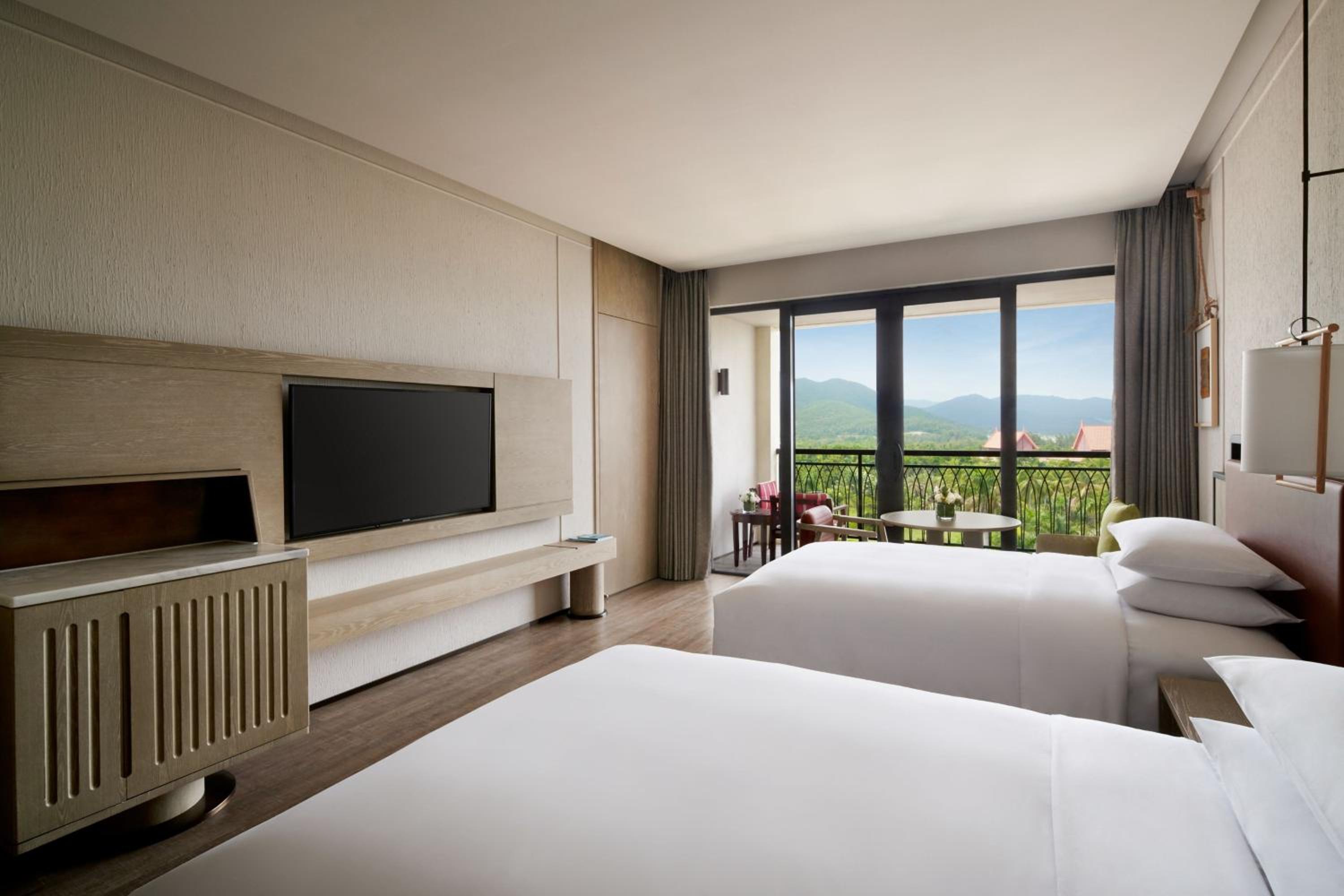 Deluxe Scenic View Room Twin
