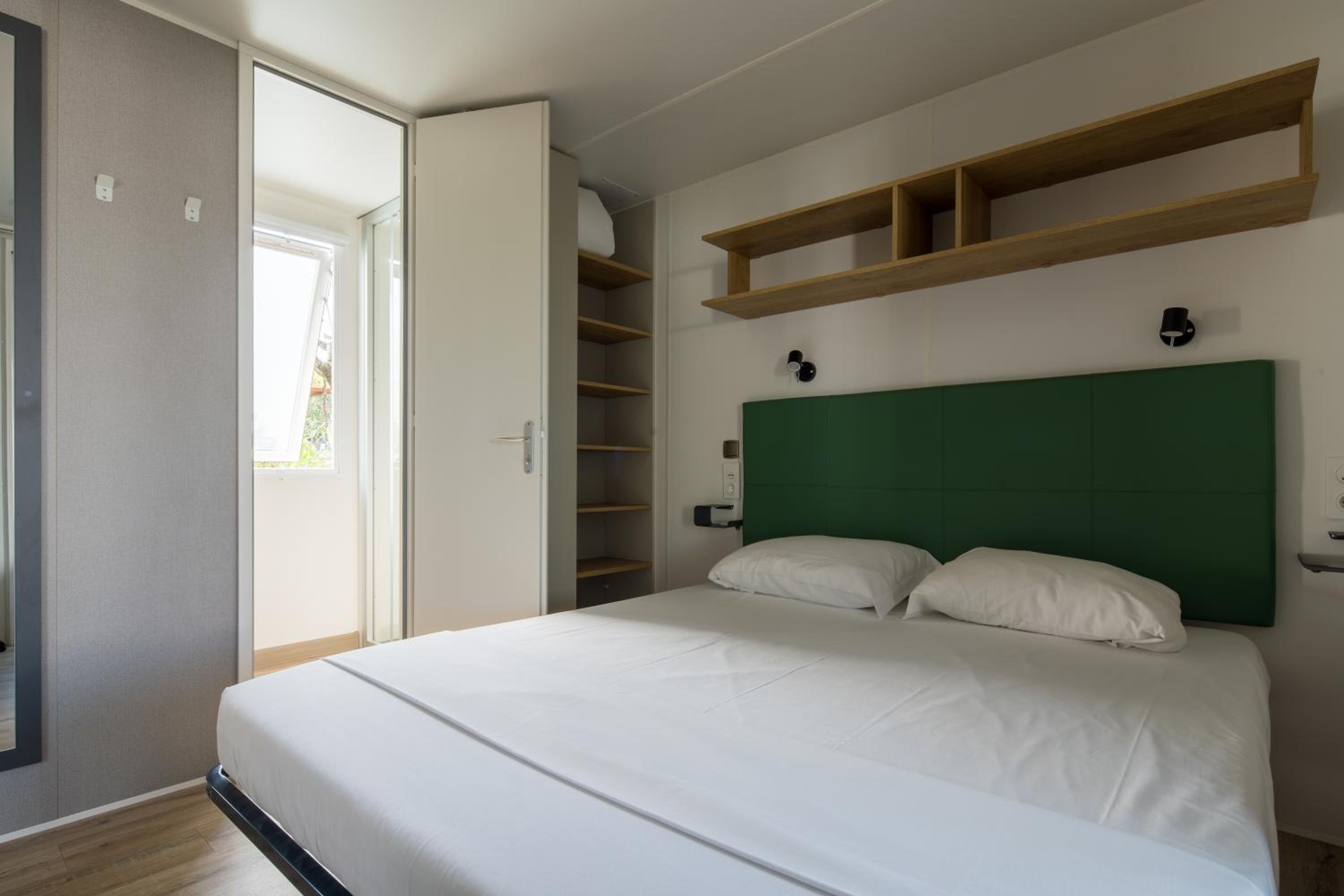 Mobile Home with Two Bathrooms and with Garden photo 3