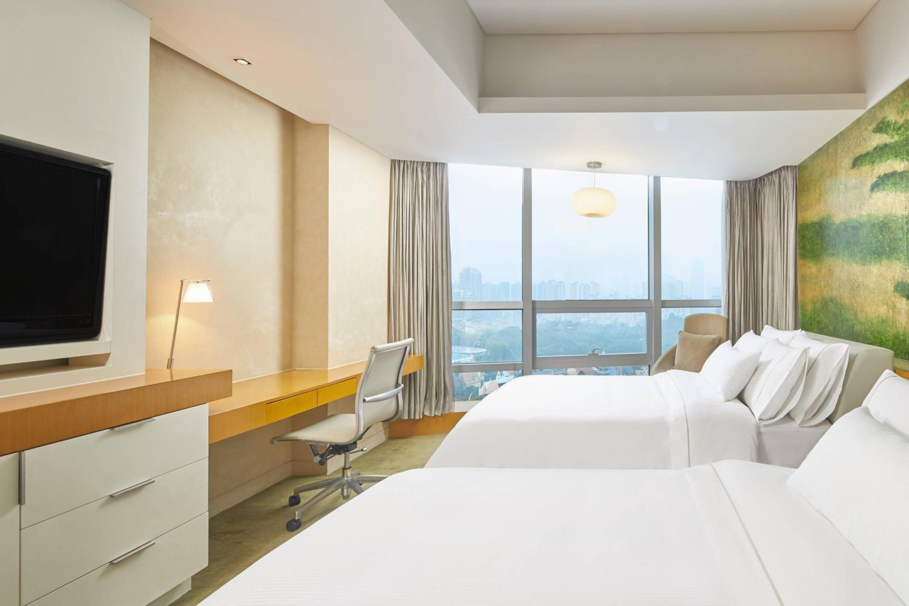 Executive Twin, Executive lounge access, Guest room