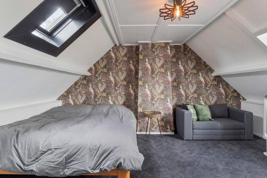Three-Bedroom House photo 2