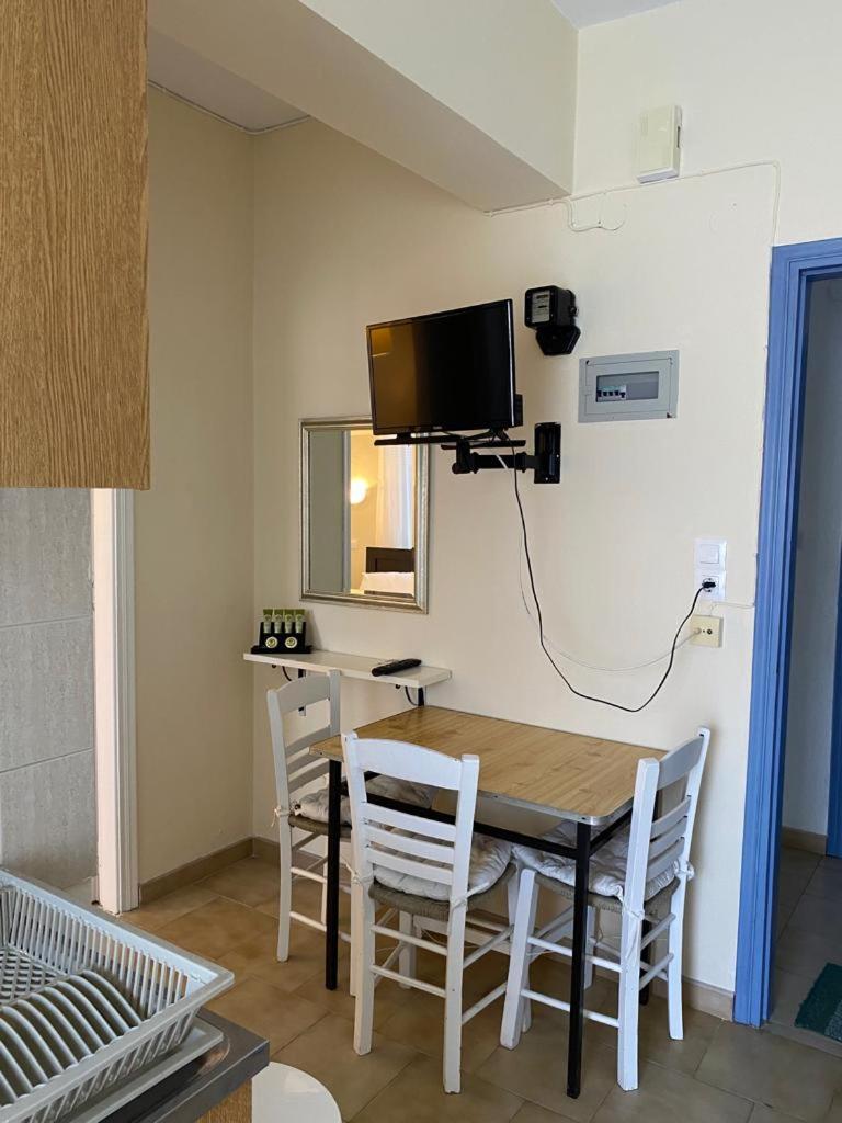 Basic Triple Room photo 3