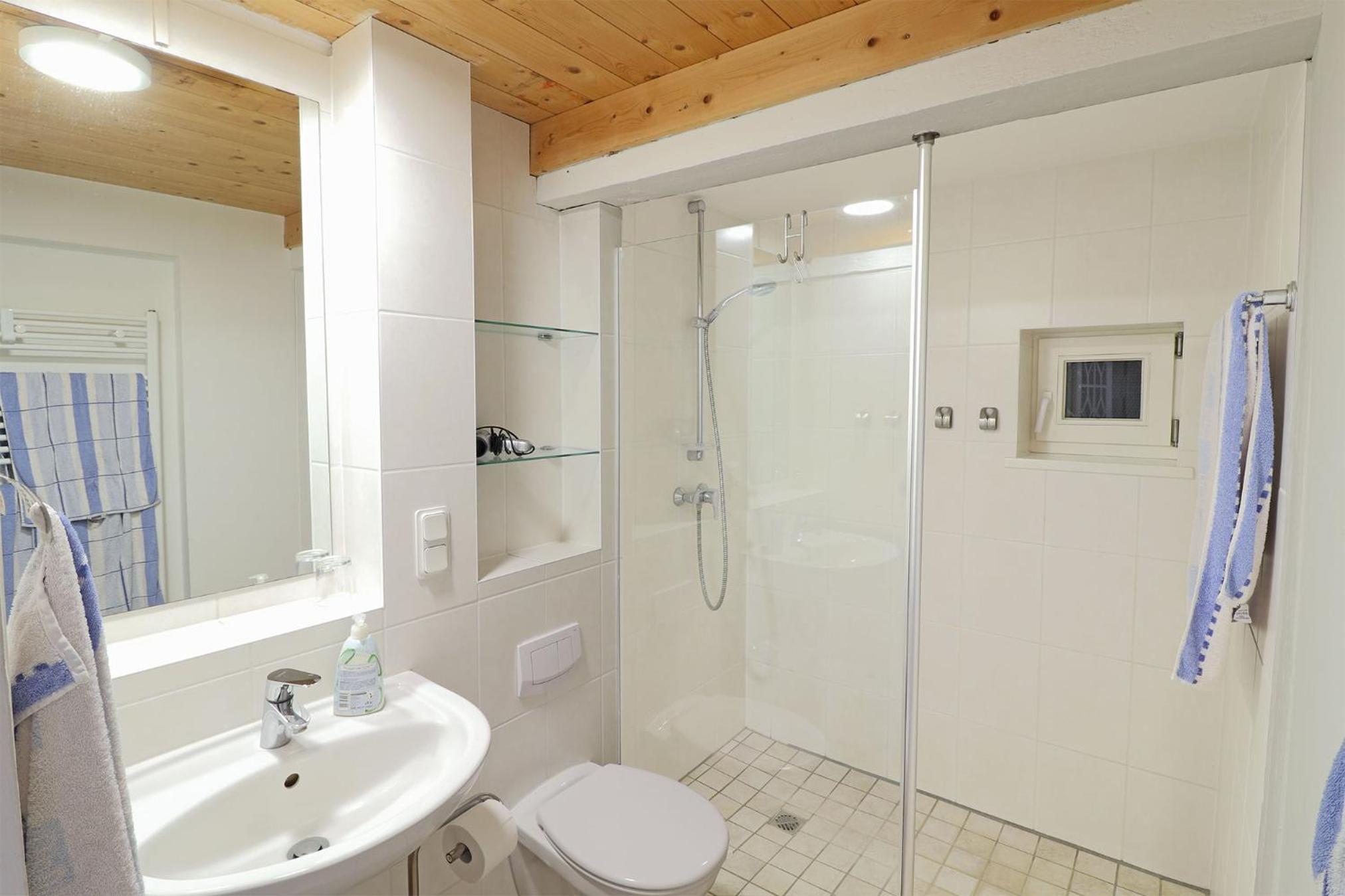 One-Bedroom House photo 2