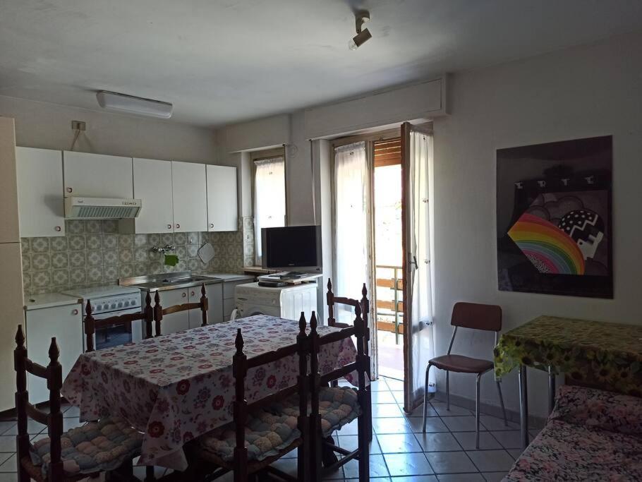 Apartment with Terrace photo 2