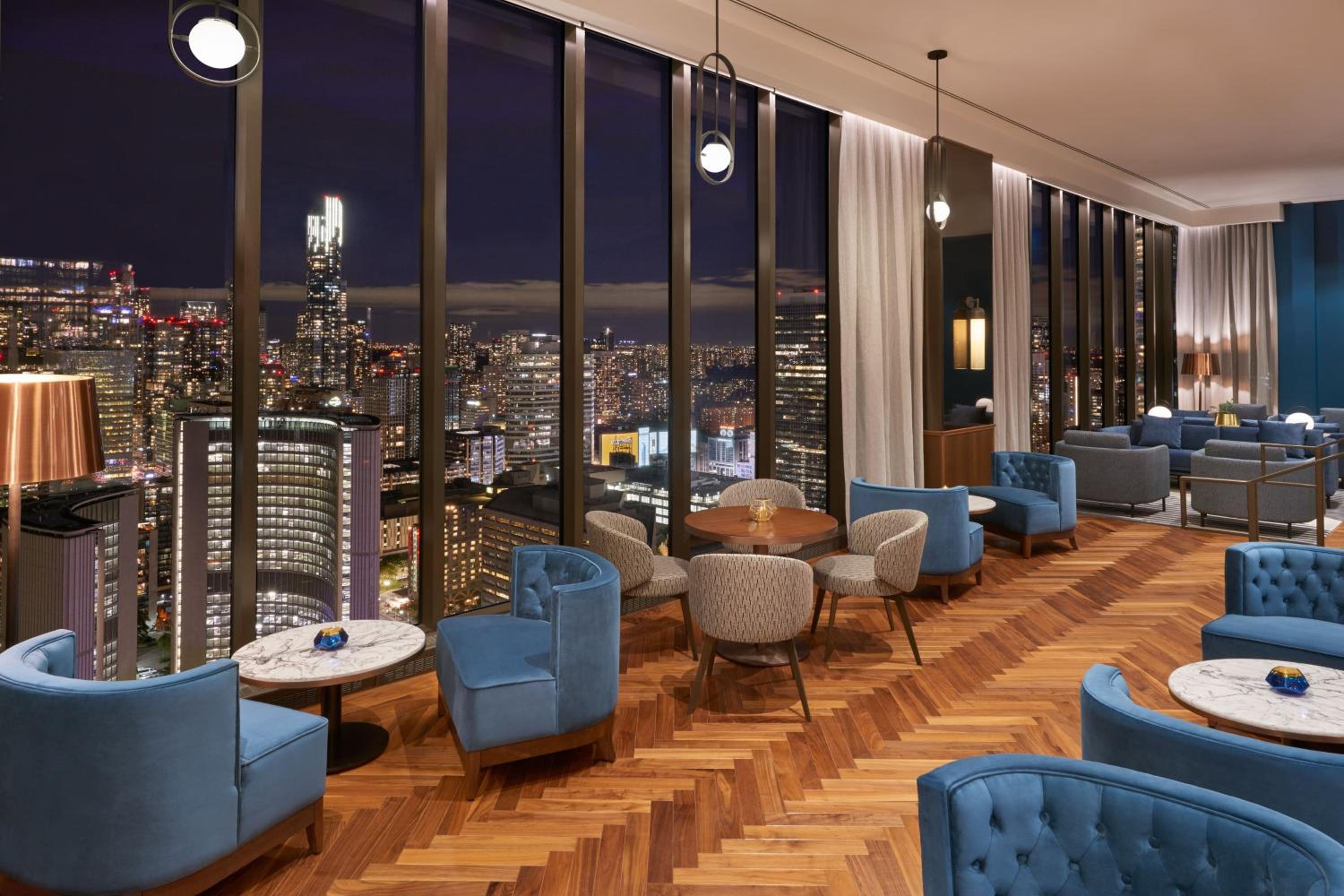 Club Lounge Access, 1 Queen, Premium Guest Room - Photo 18