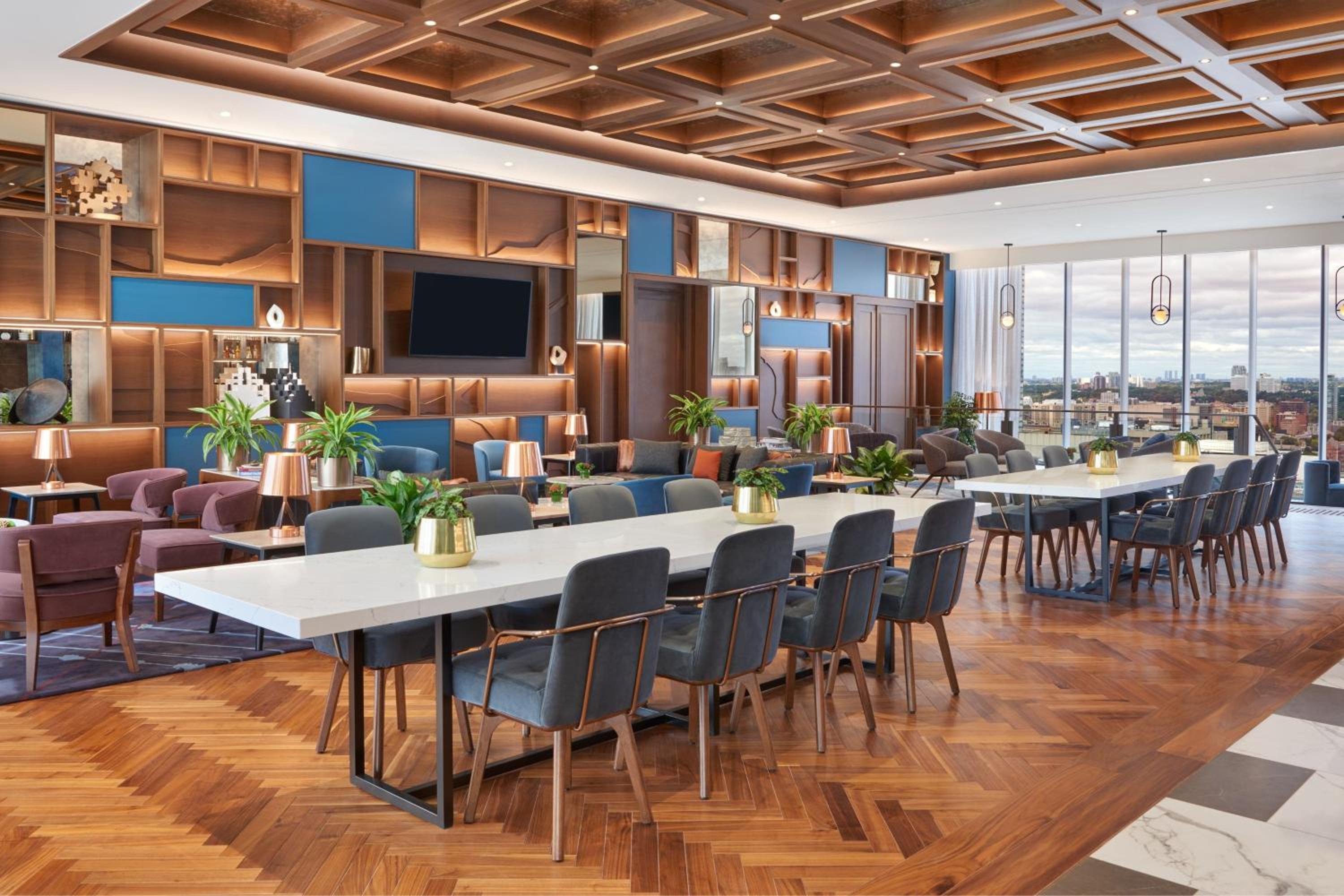Club Lounge Access, 1 Queen, Premium Guest Room - Photo 20