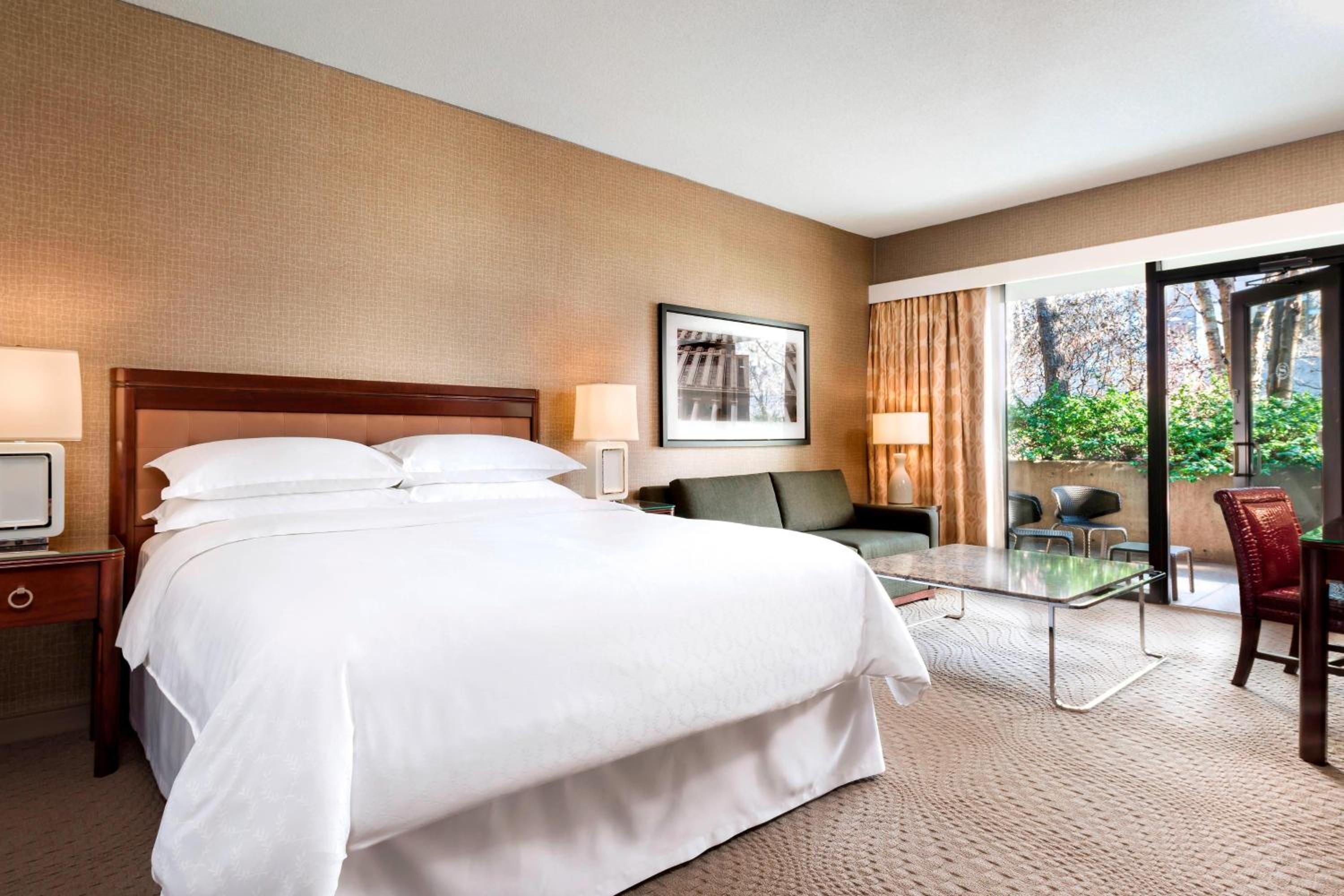 Superior Guest Room, 1 King, Pool View - Photo 1