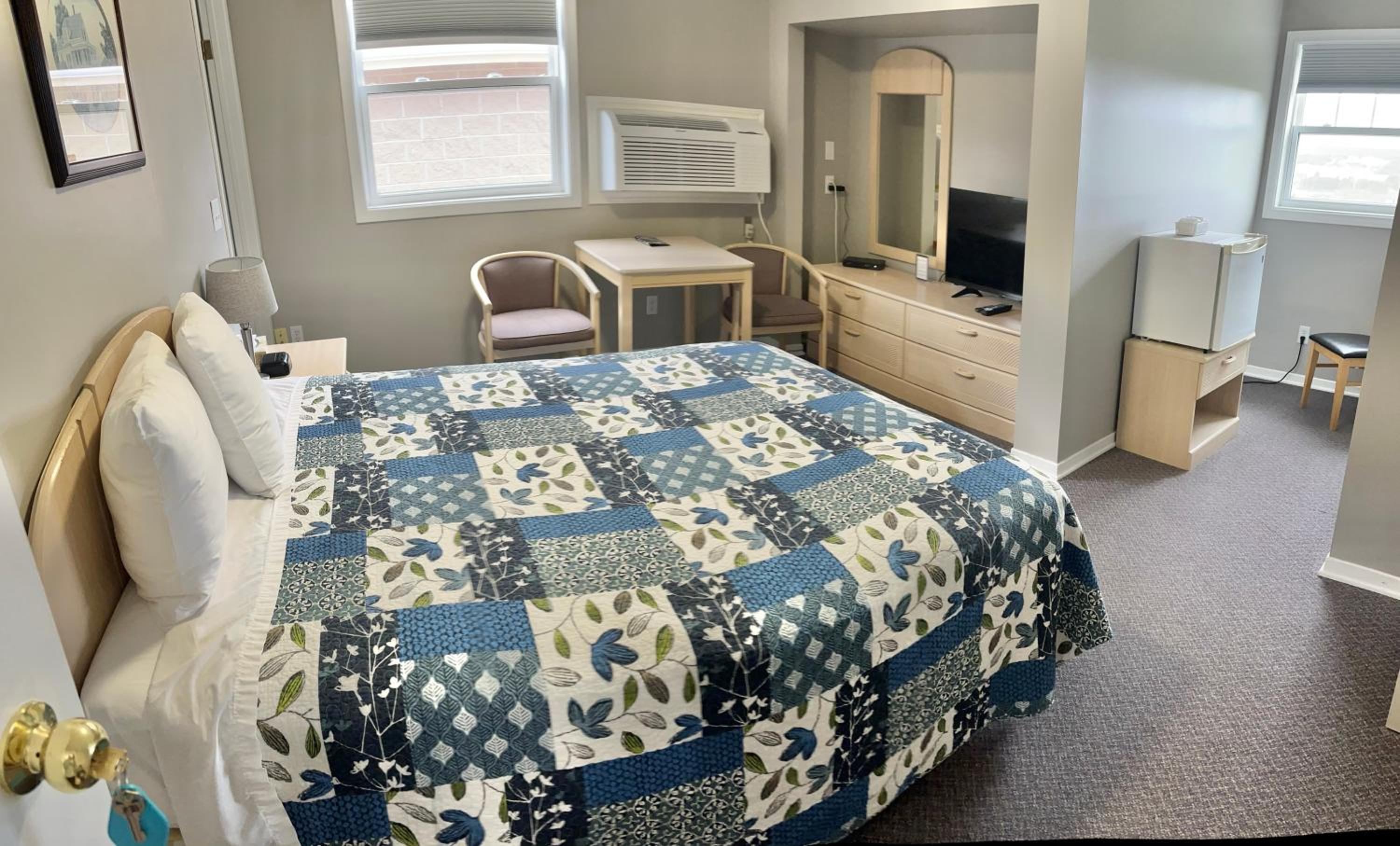 Queen Room photo 3
