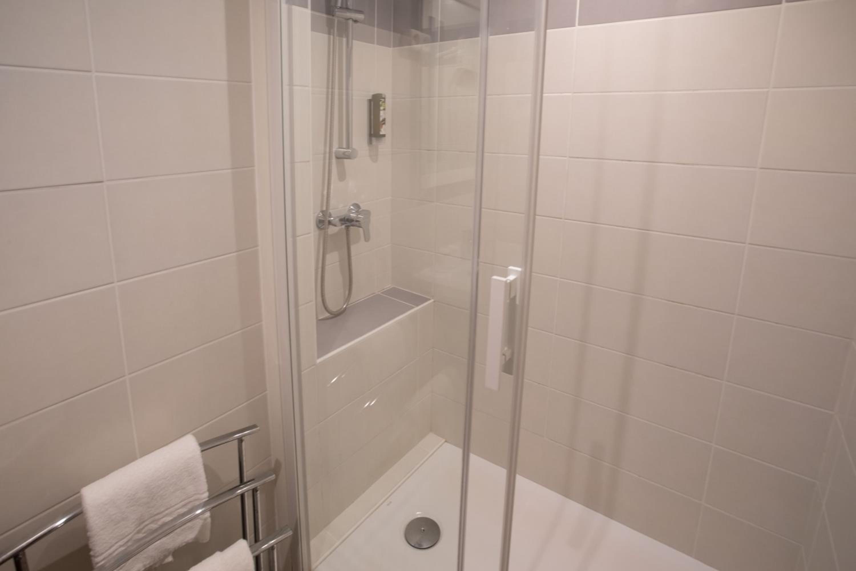Double Room with Sea View - Photo 4