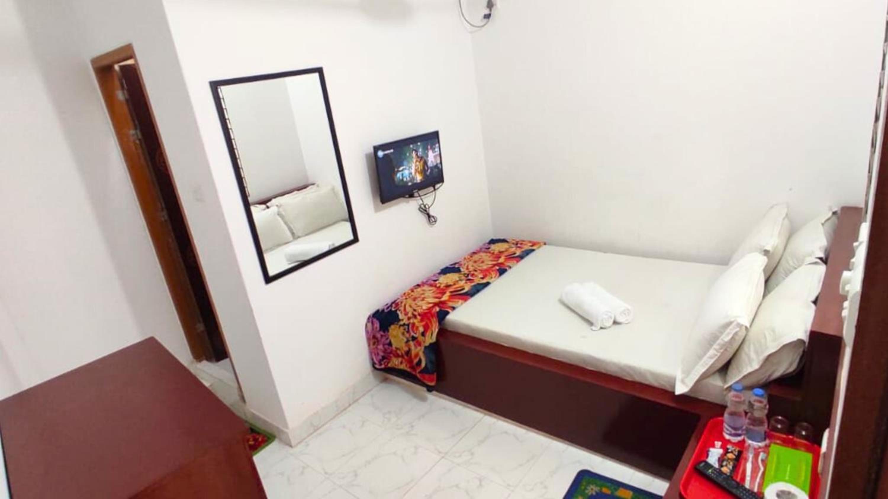 Budget Double Room photo 1