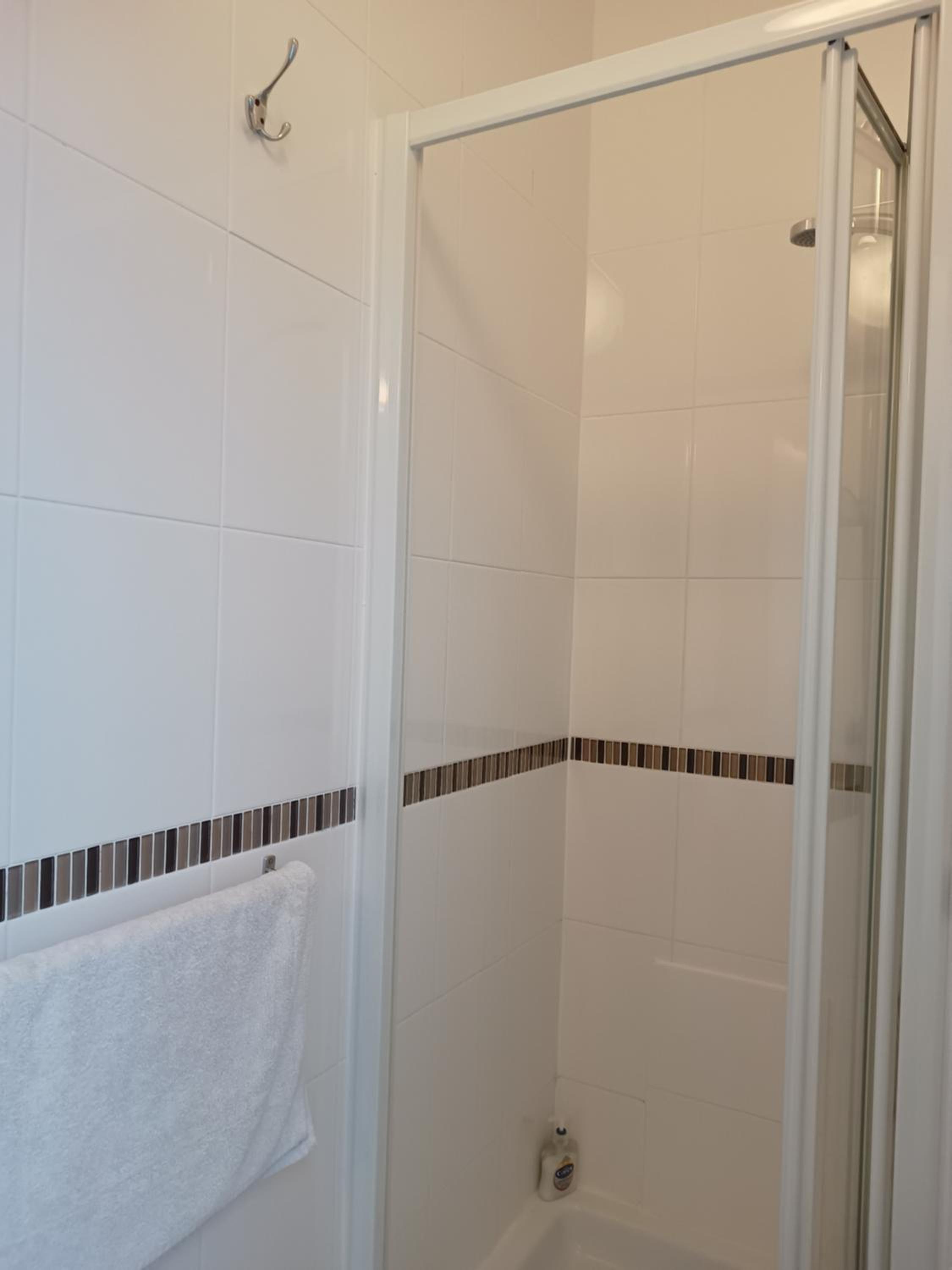 Single Room with Shared Bathroom, photo 7