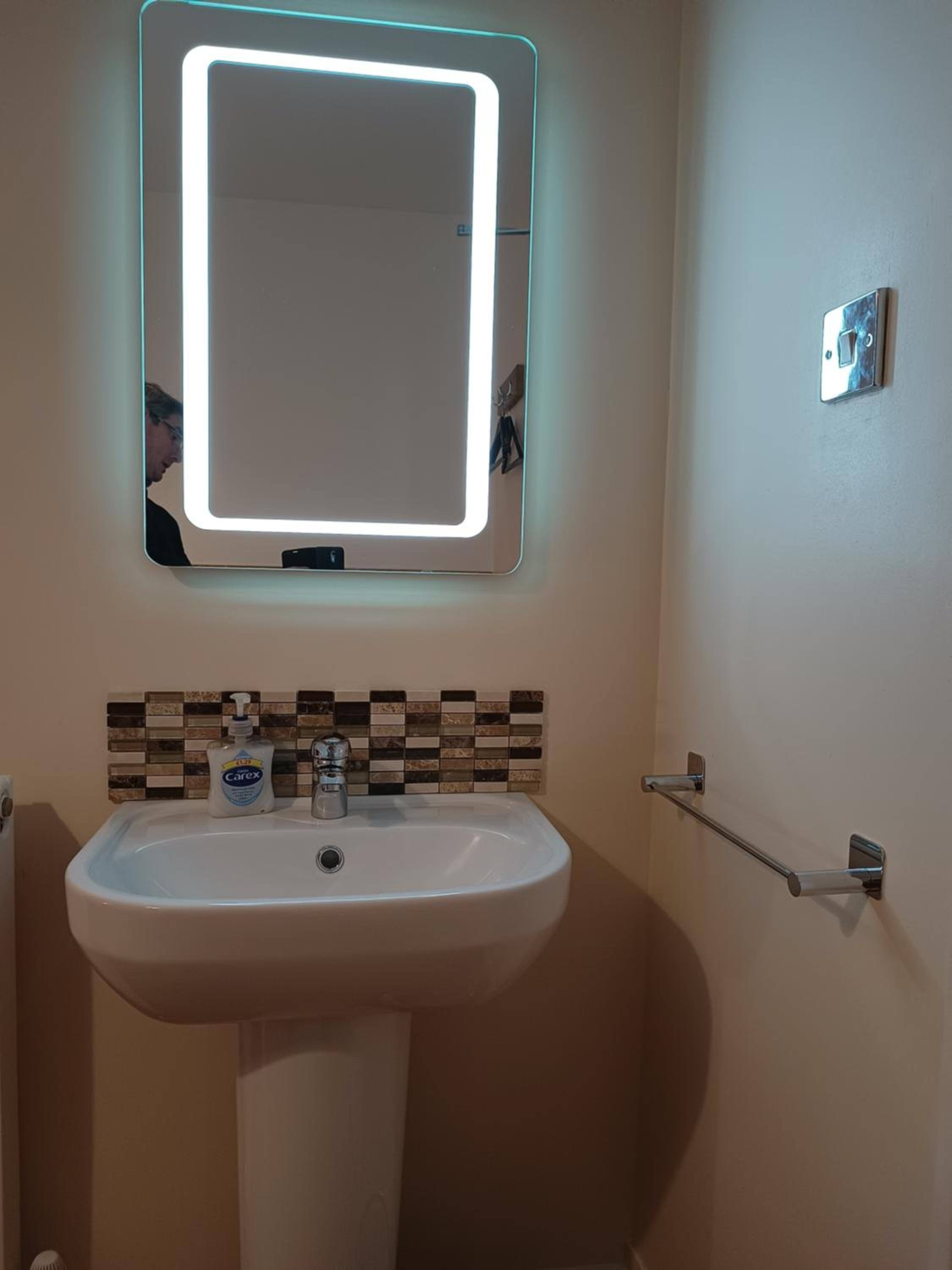 Single Room with Shared Bathroom photo 3