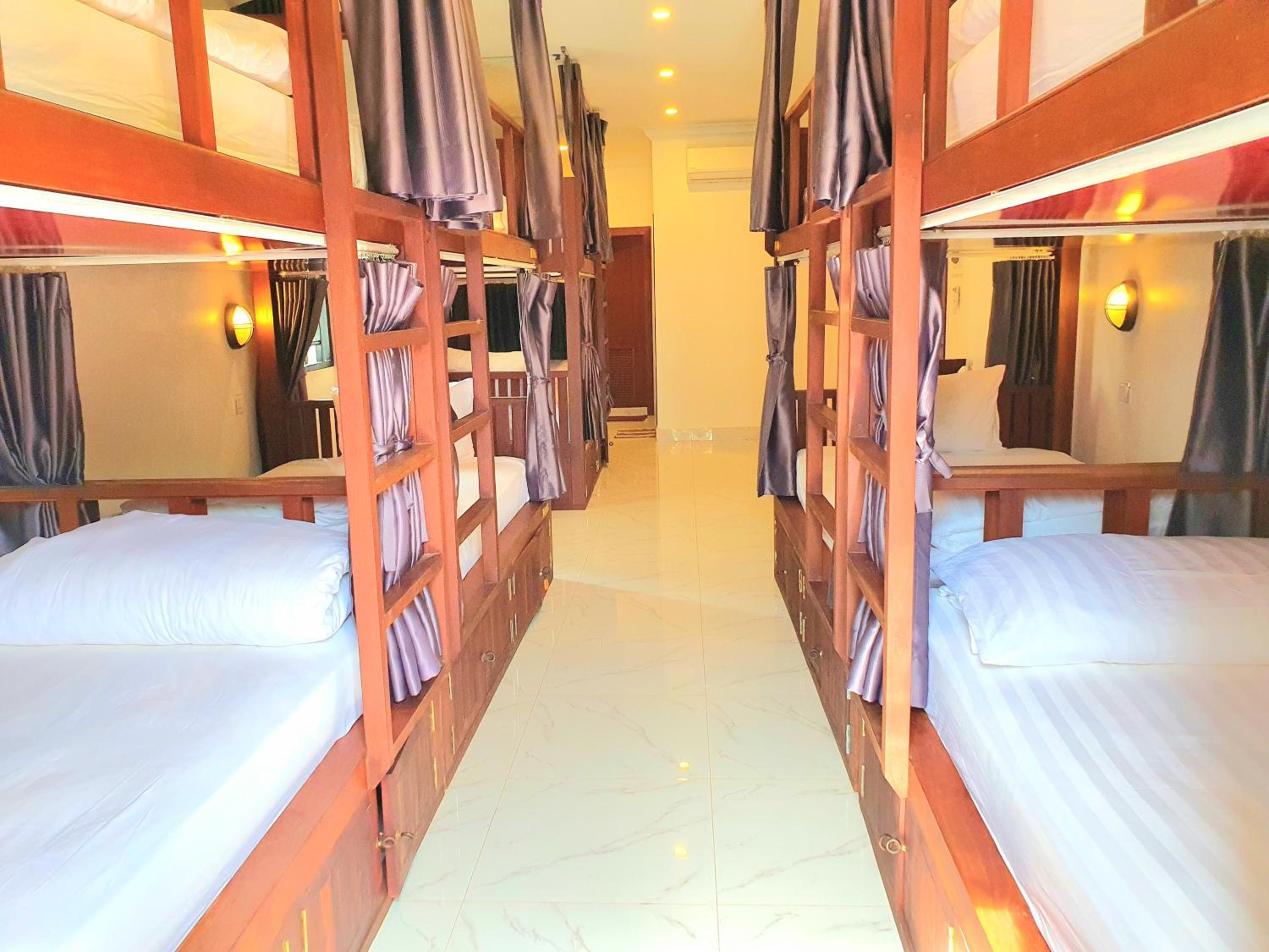 Bed in 10-Bed Mixed Dormitory Room photo 1