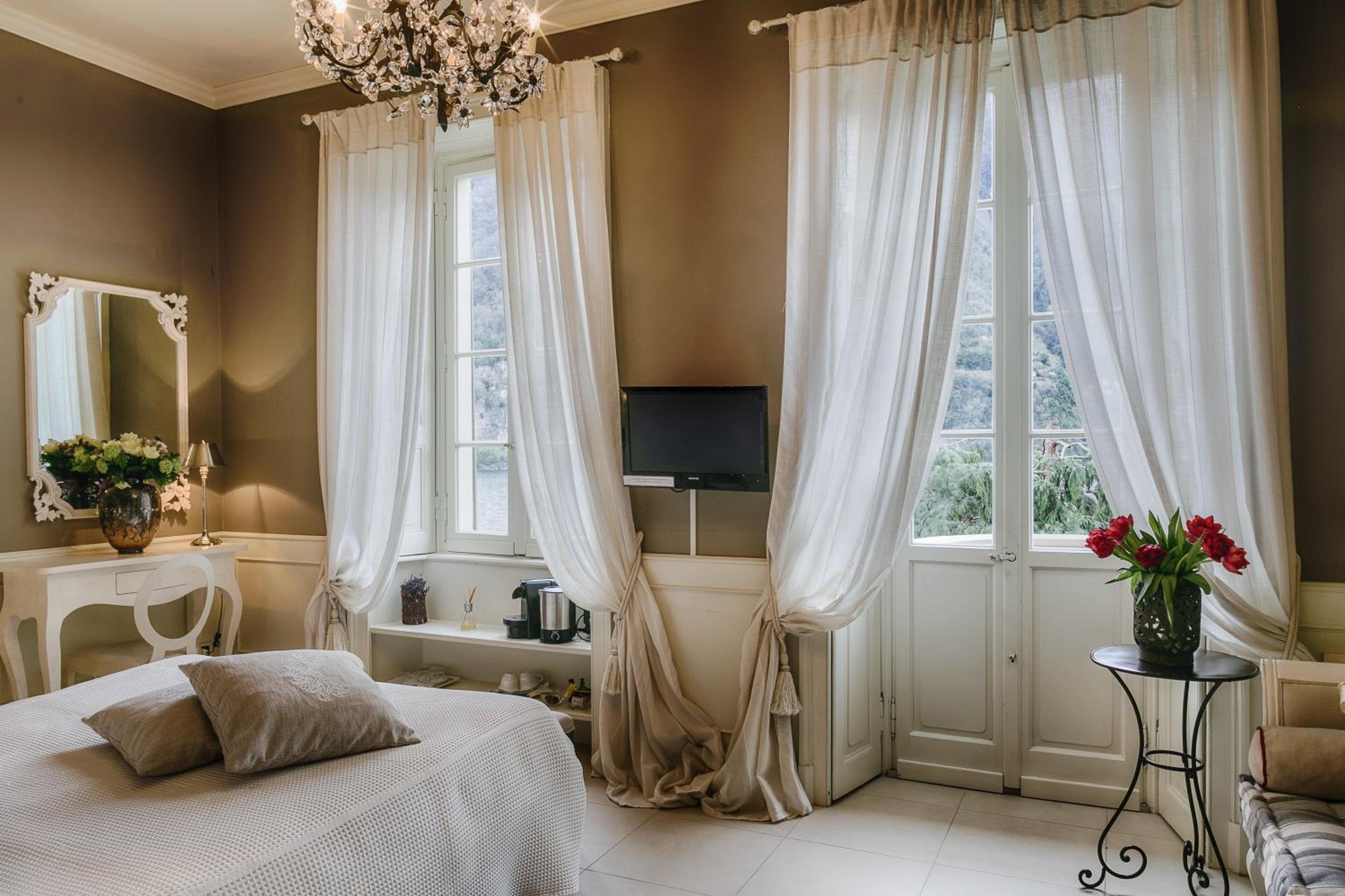 Double Room with Lake View photo 1