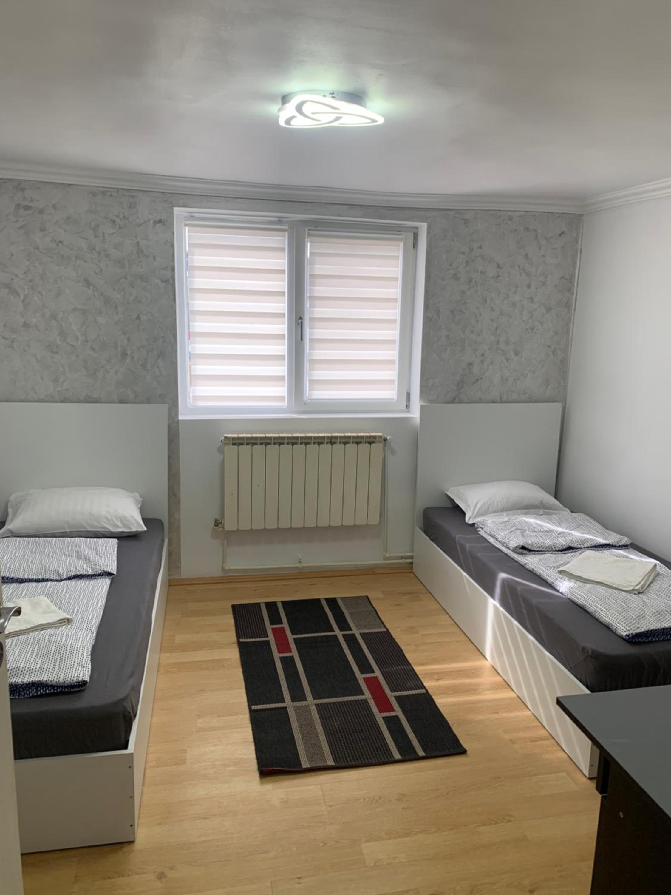 Budget Double Room - Photo 7