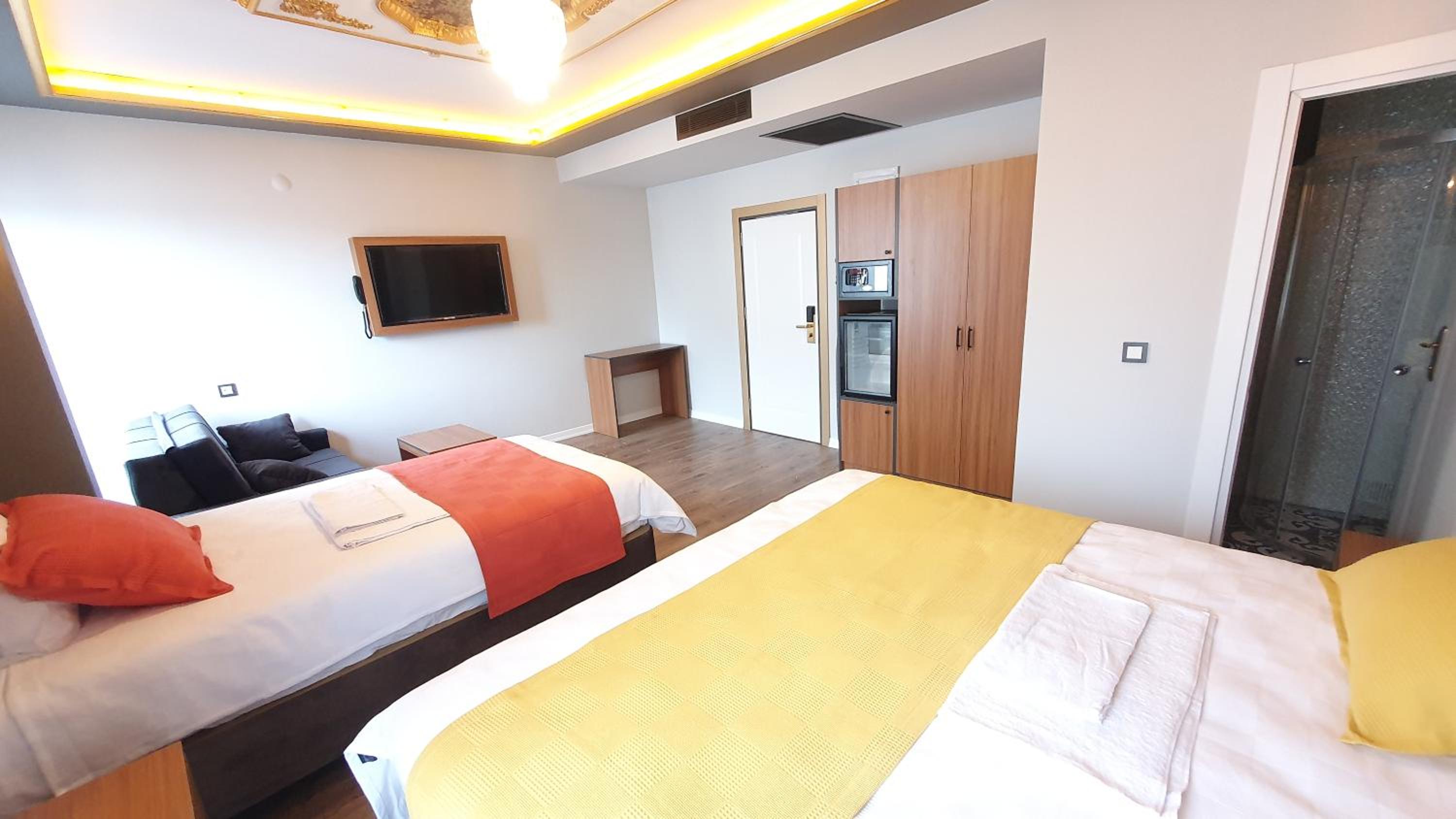 Deluxe Triple Room - Photo 8