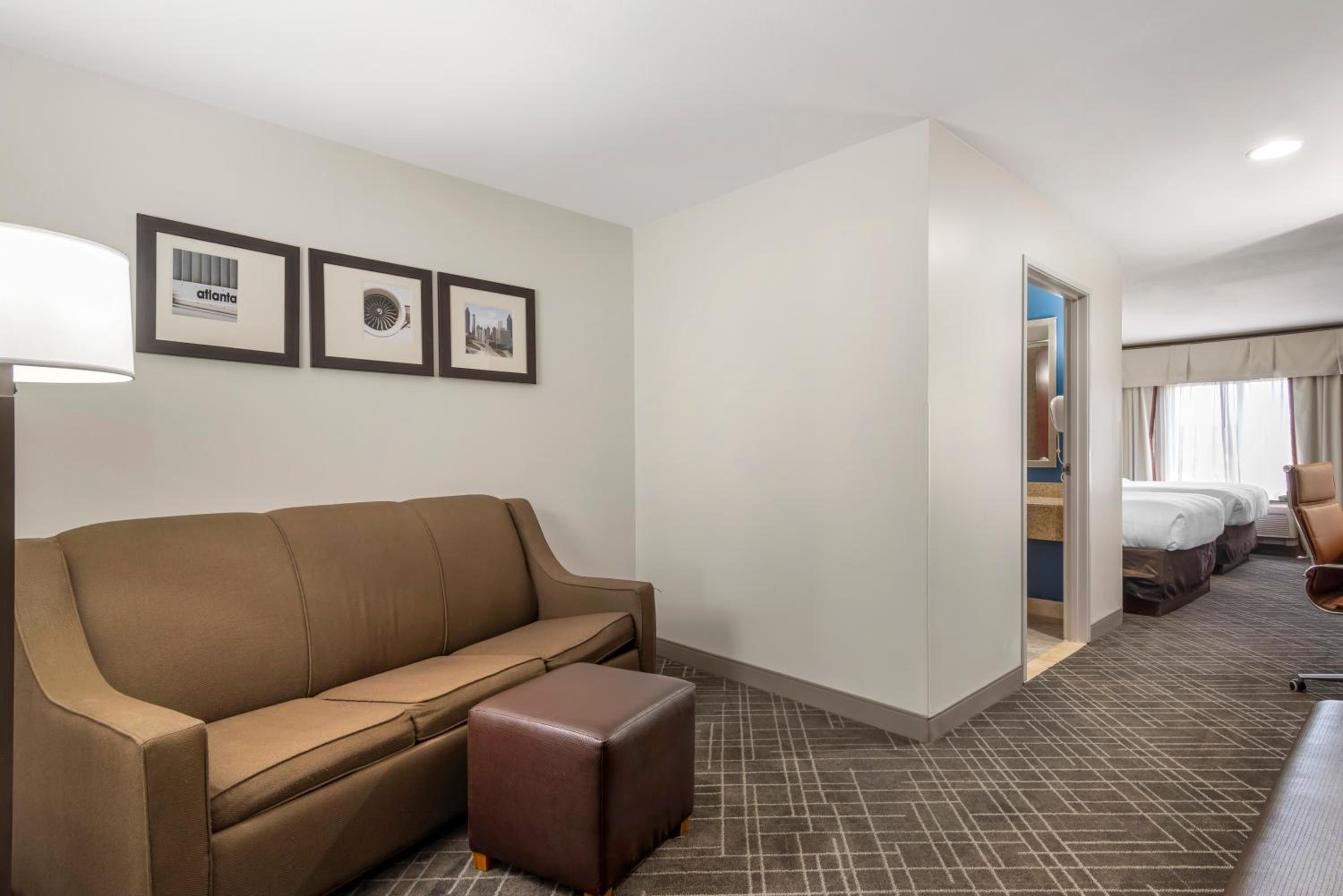 Queen Suite - Disability Access - Non-Smoking - Photo 1
