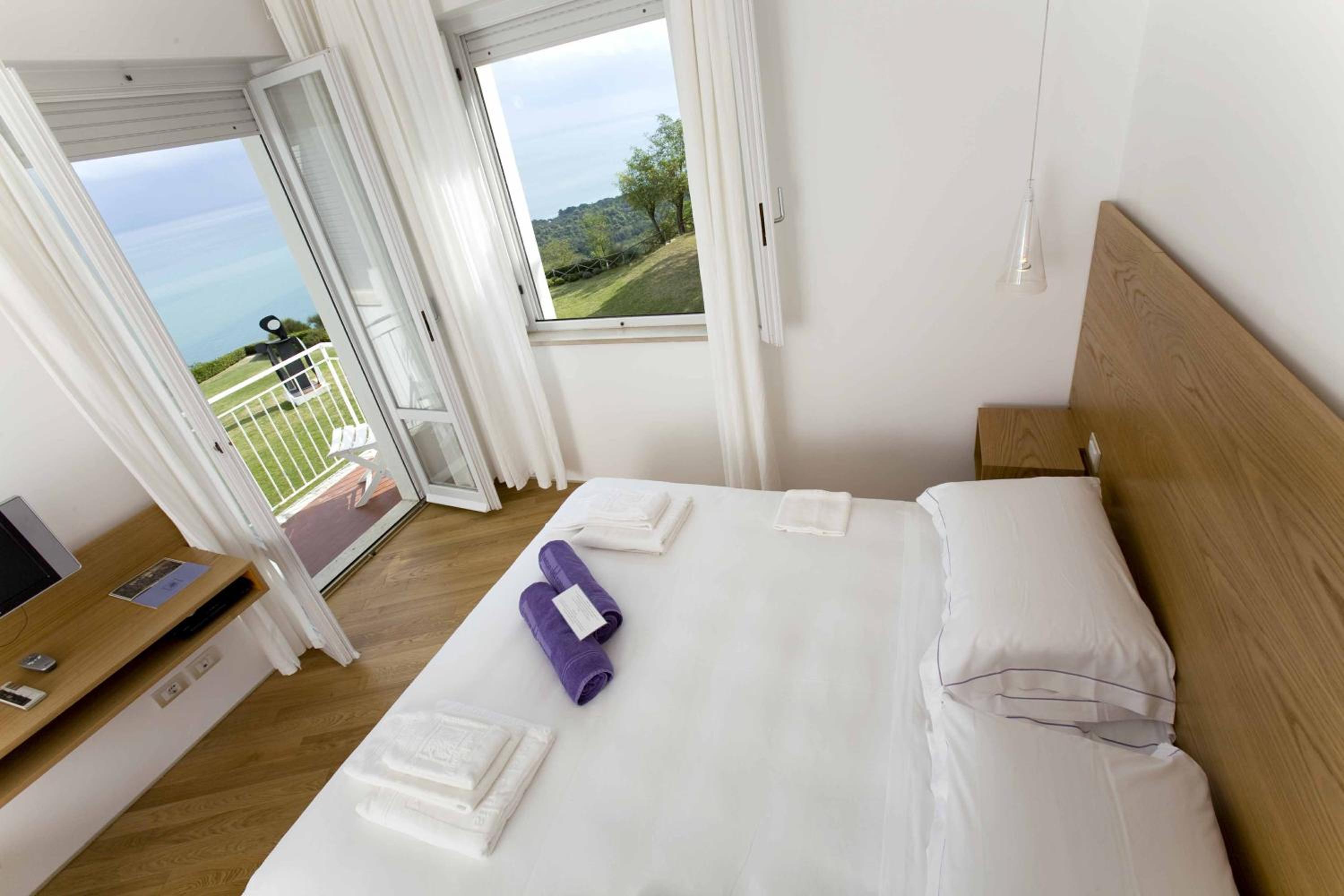 Deluxe Double or Twin Room photo 1