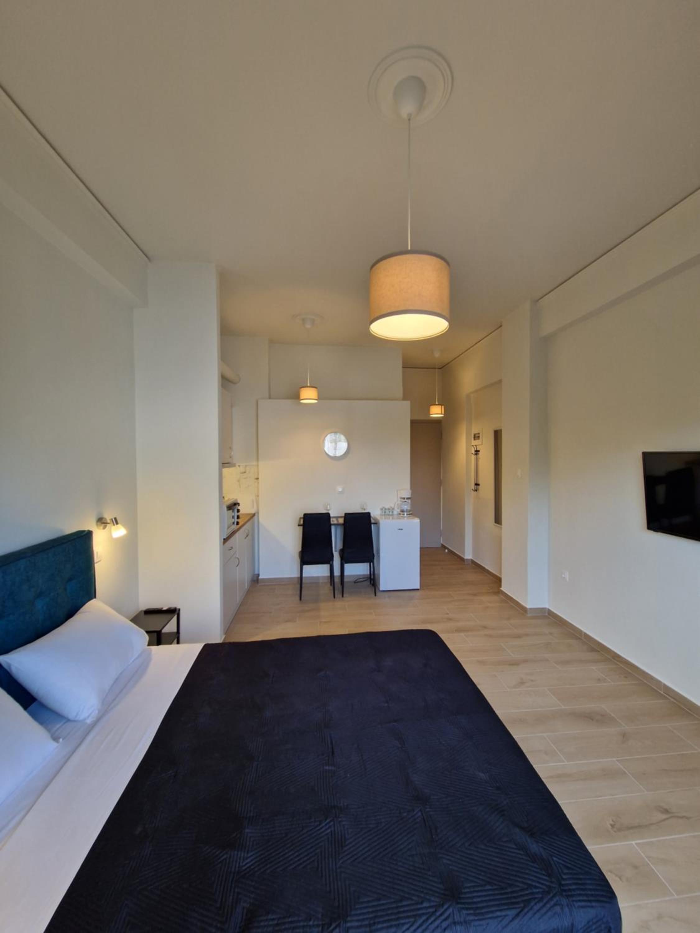 Studio with Balcony - Photo 17
