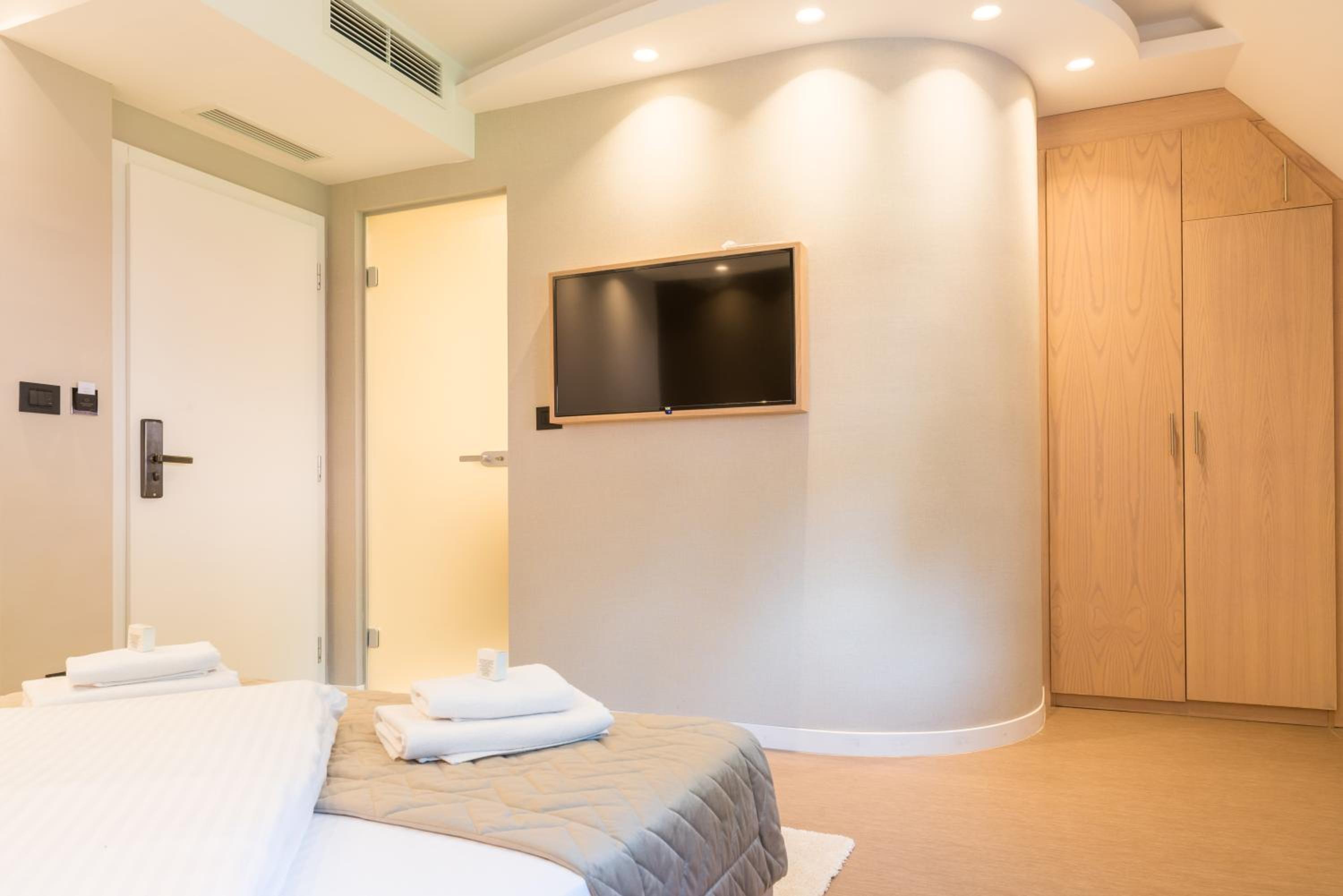 Deluxe Double Room photo 3