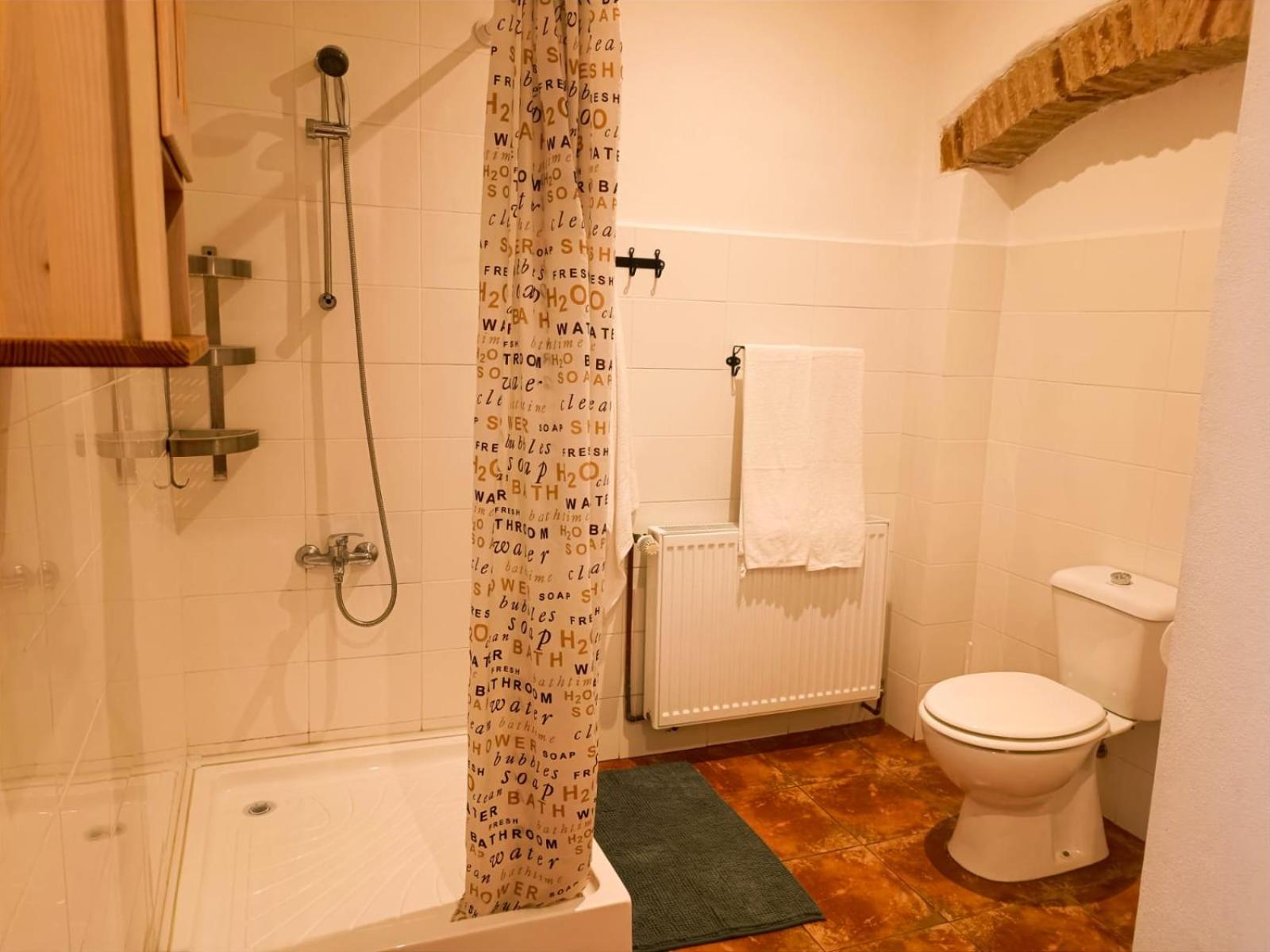 Two-Bedroom Apartment - Photo 5