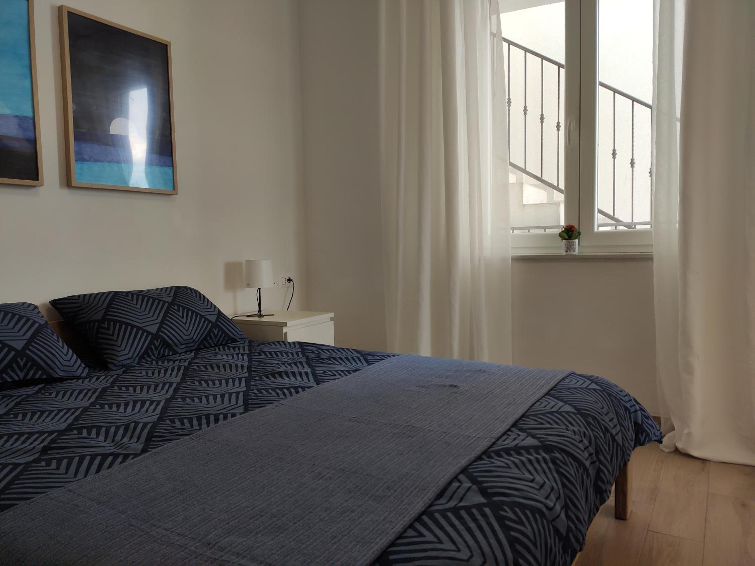 One-Bedroom Apartment photo 2