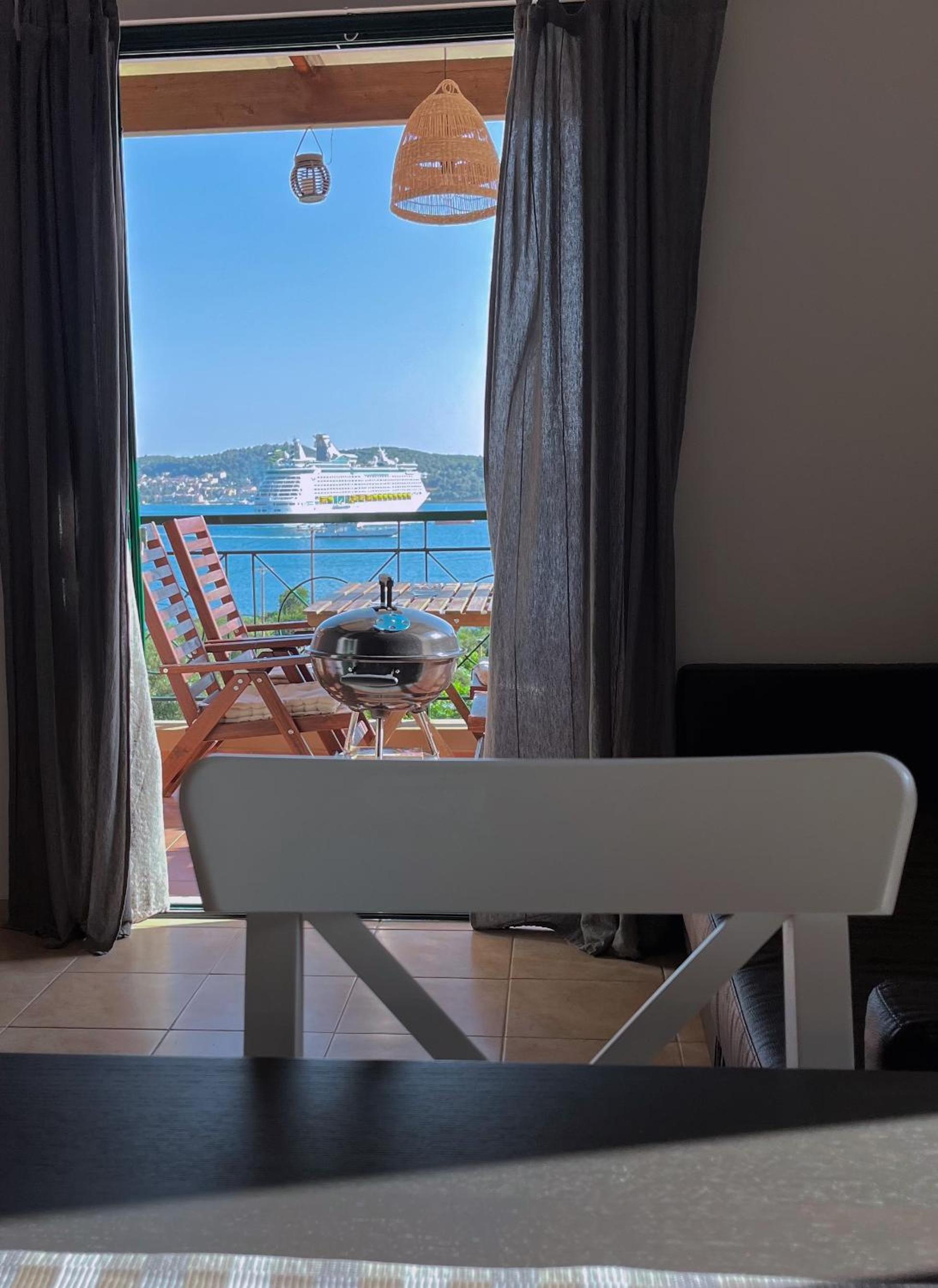 Apartment with Sea View photo 3