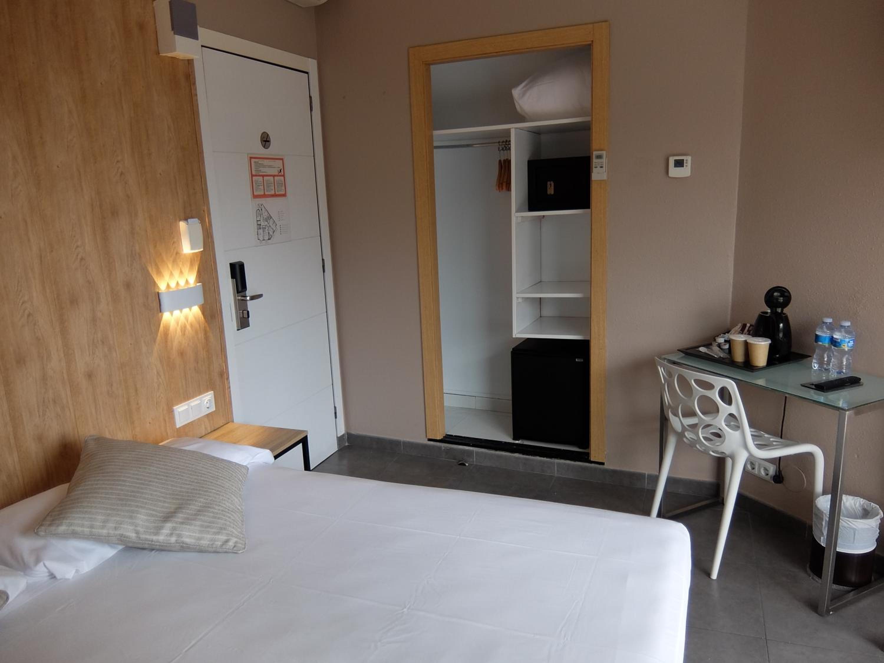 Habitación Doble o Twin Estándar con Balcón