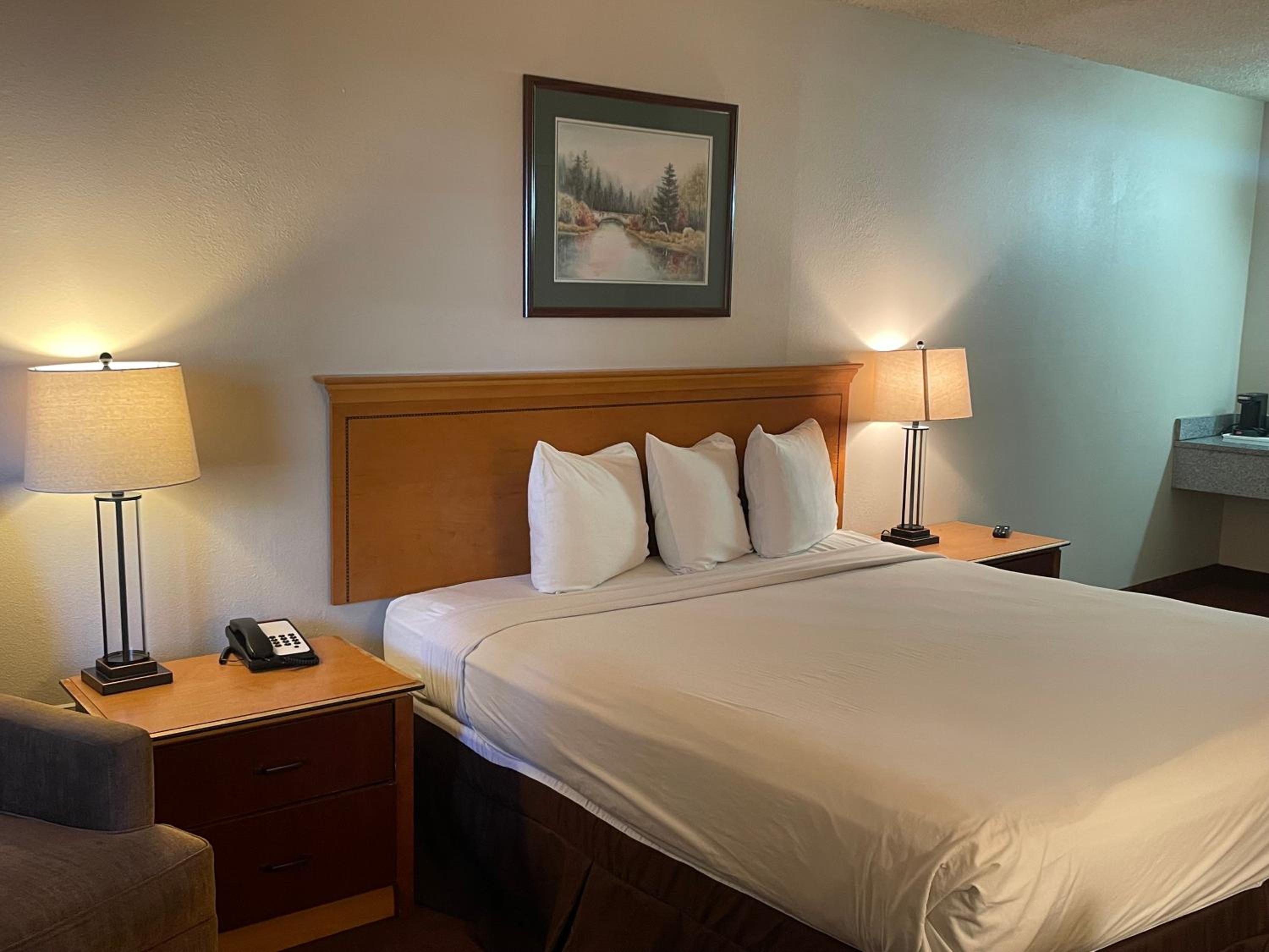 Standard King Room - Photo 2