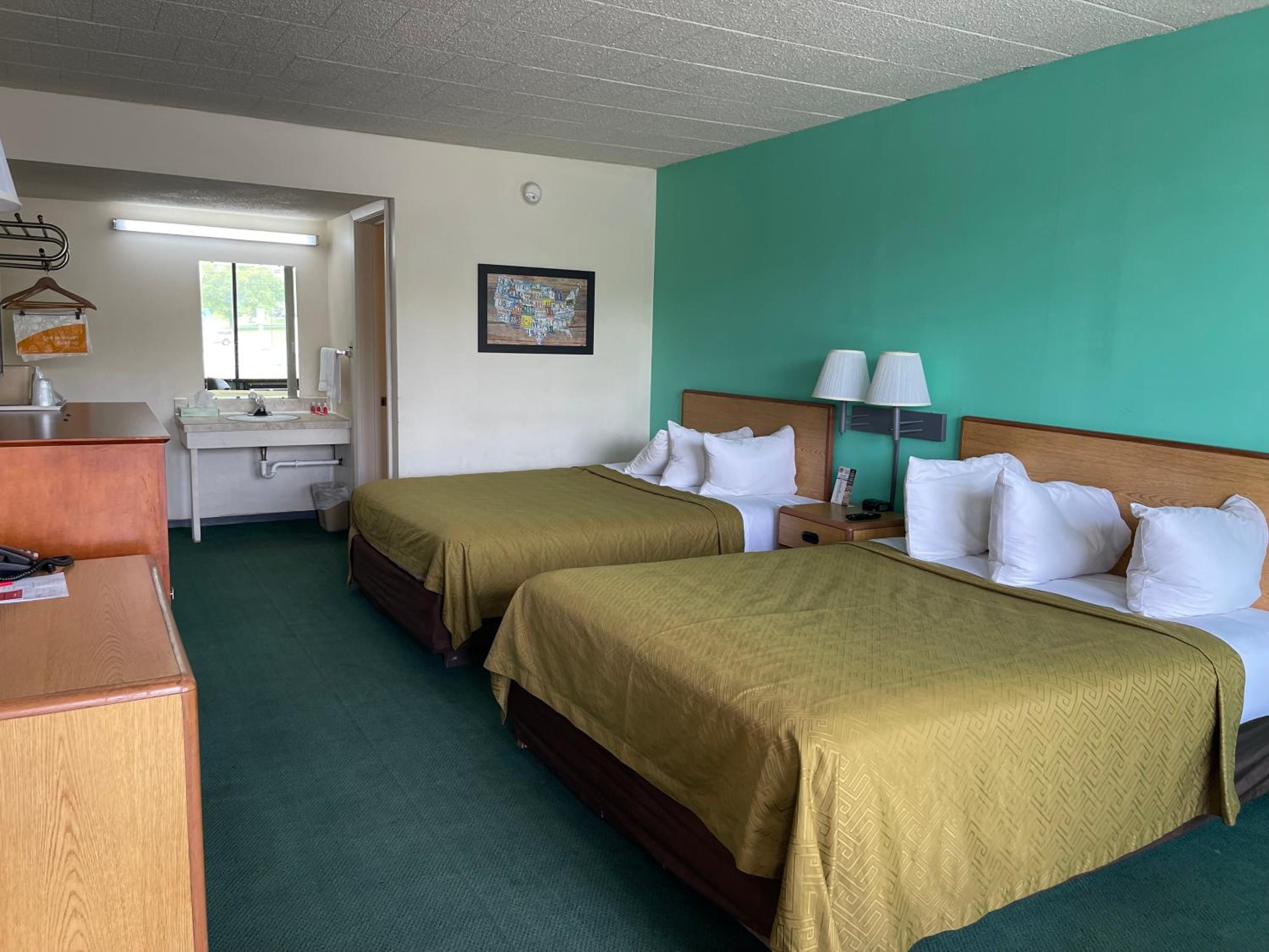 Standard Queen Room photo 1