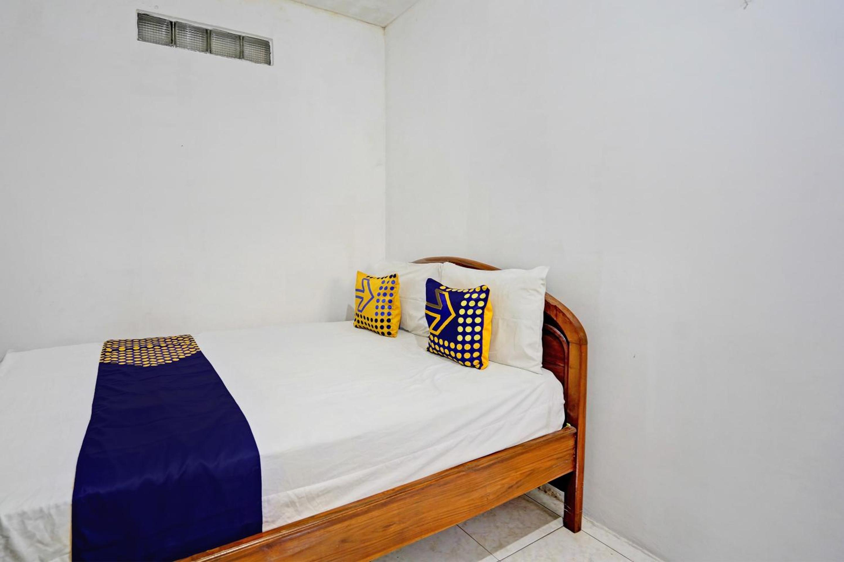 Budget Double Room photo 1