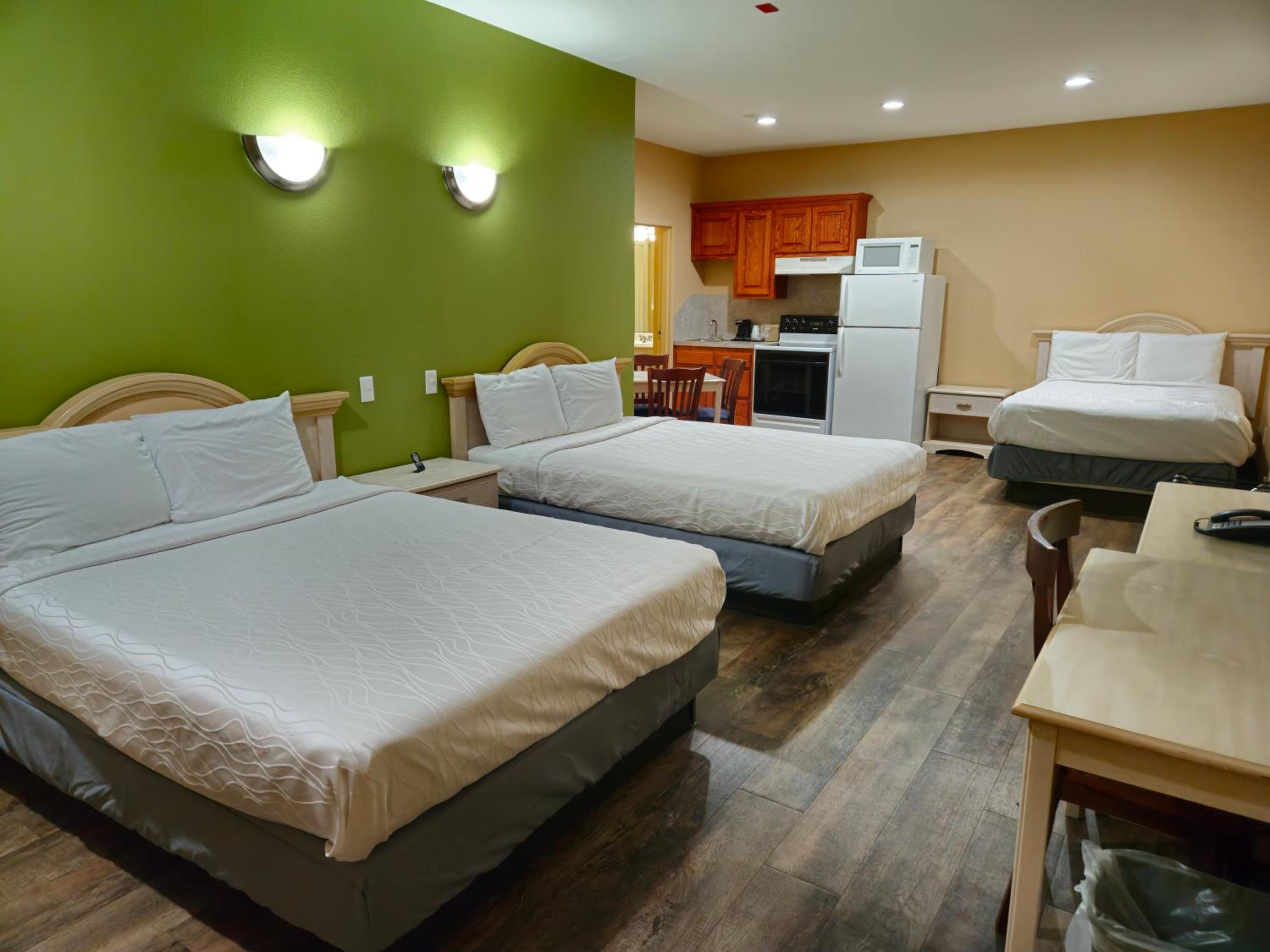 Deluxe Triple Room - Photo 3