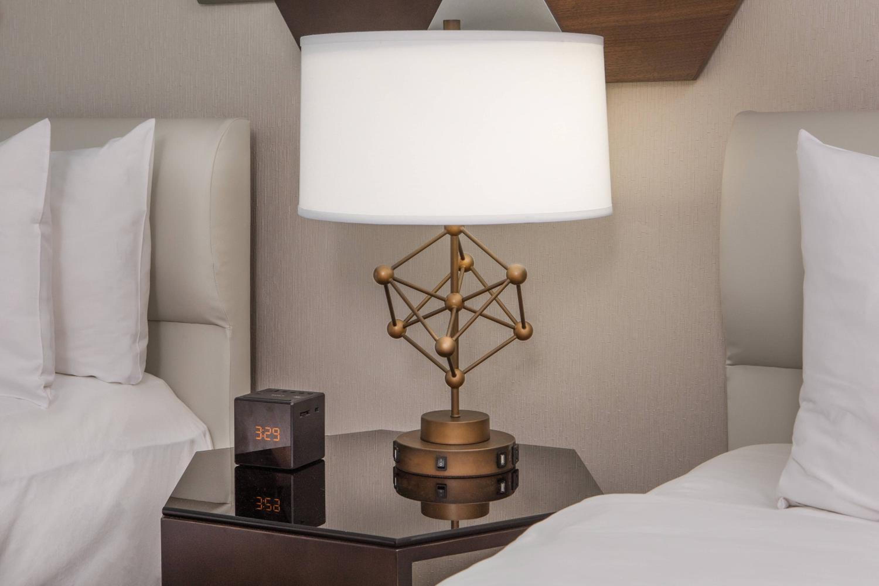 Superior, Guest room, 2 Queen - Photo 2