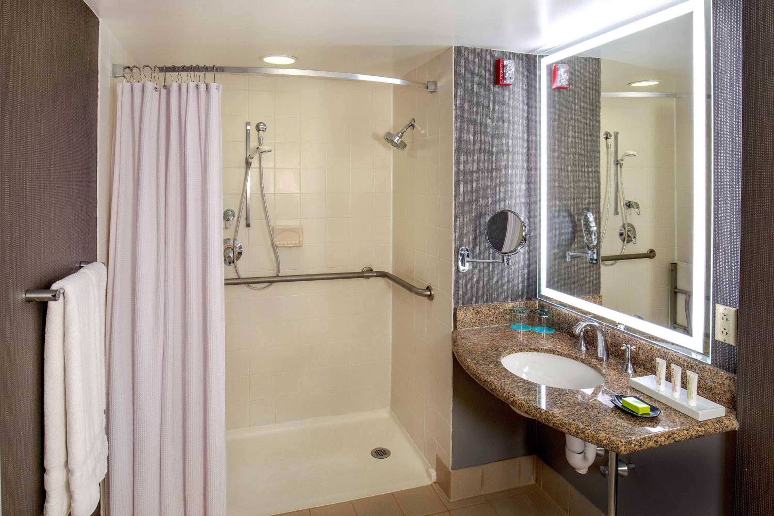 Guest Room, 1 King