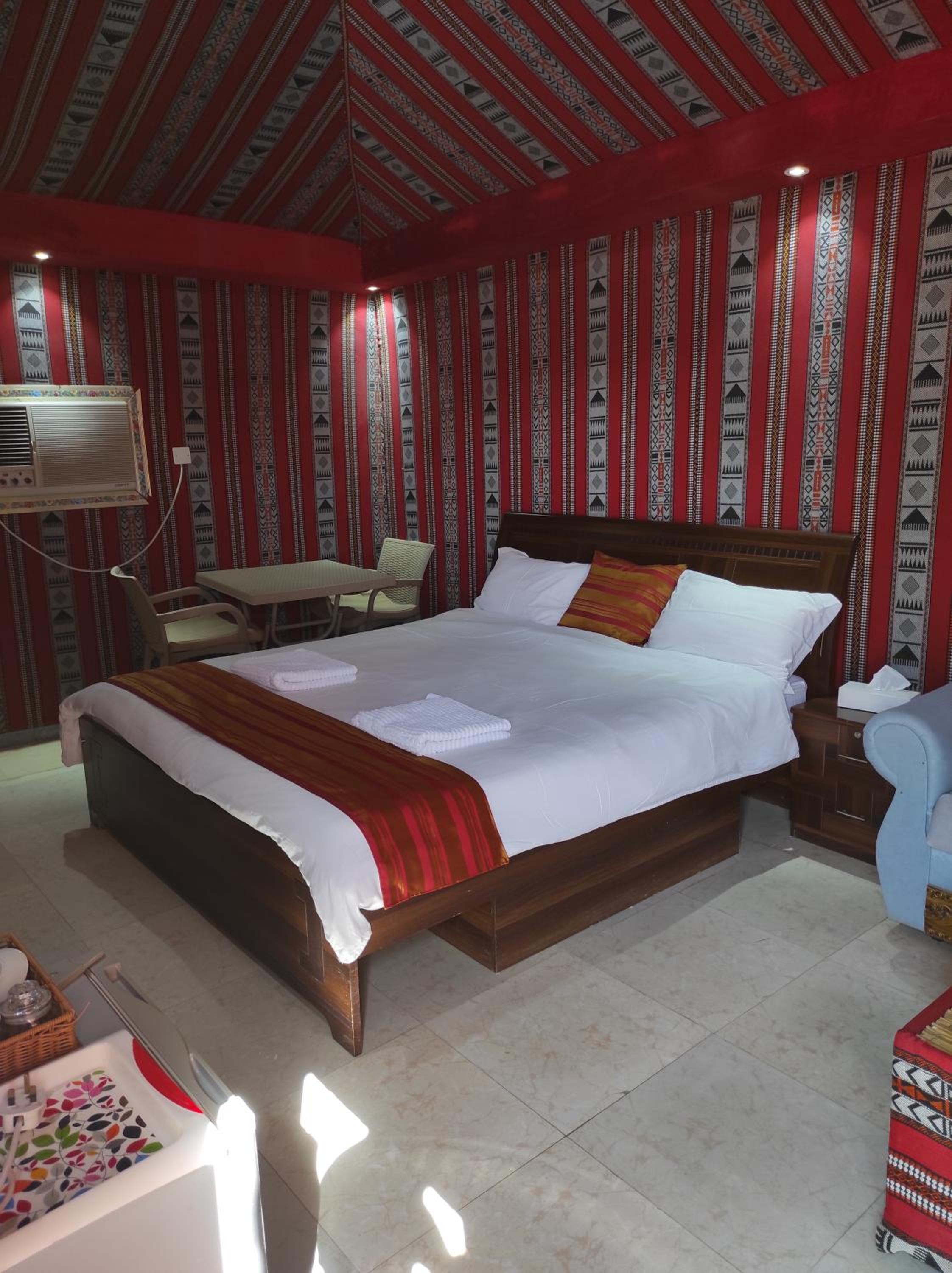 Deluxe Double Room with Shower photo 1