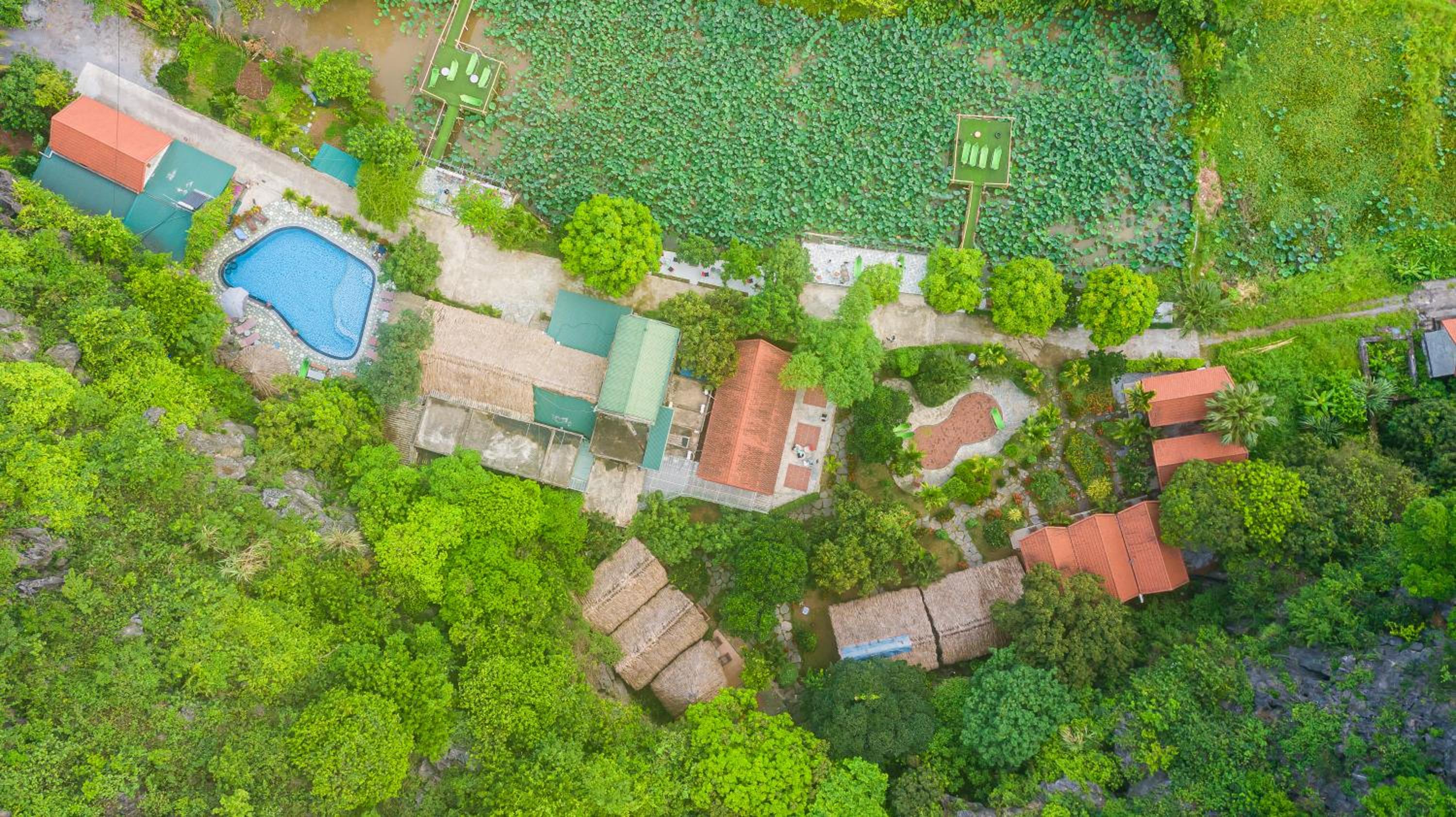 Bungalow with Garden View - Photo 21